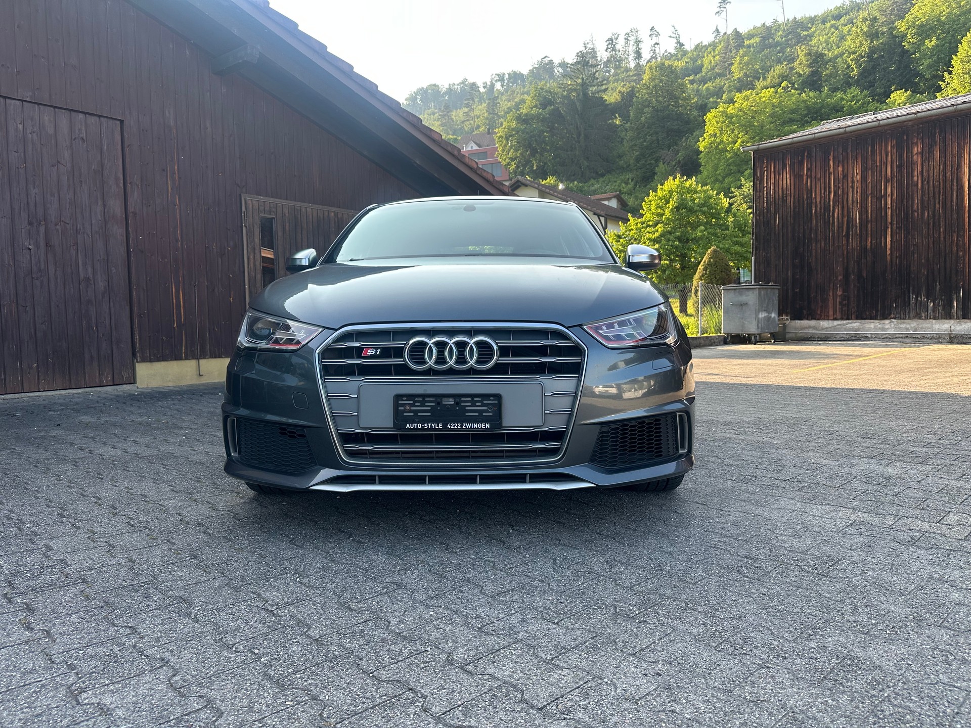 AUDI S1 Sportback 2.0 TFSI quattro-image-1