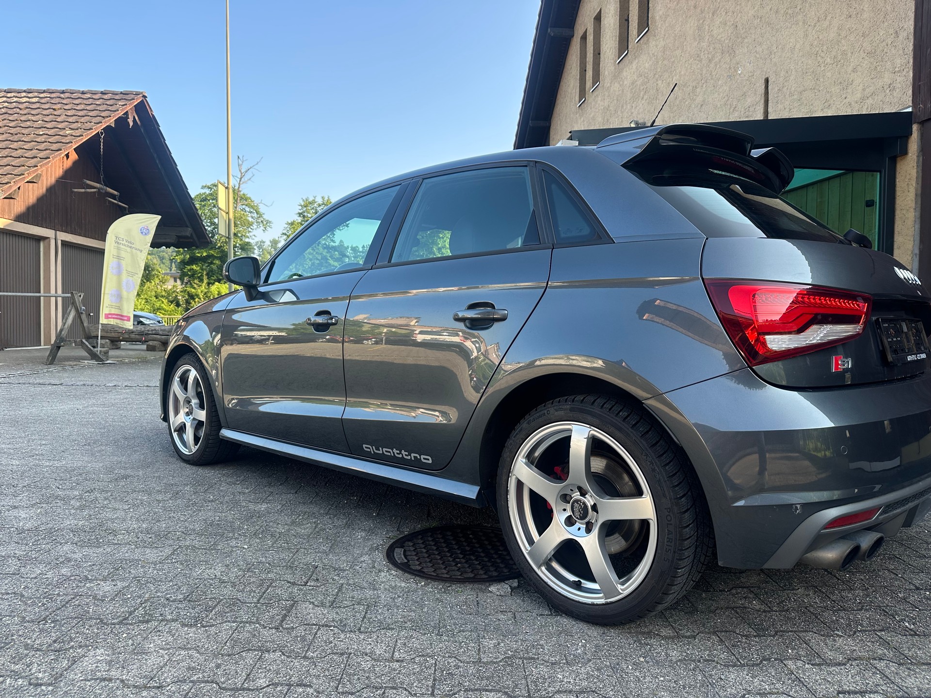 AUDI S1 Sportback 2.0 TFSI quattro-image-5