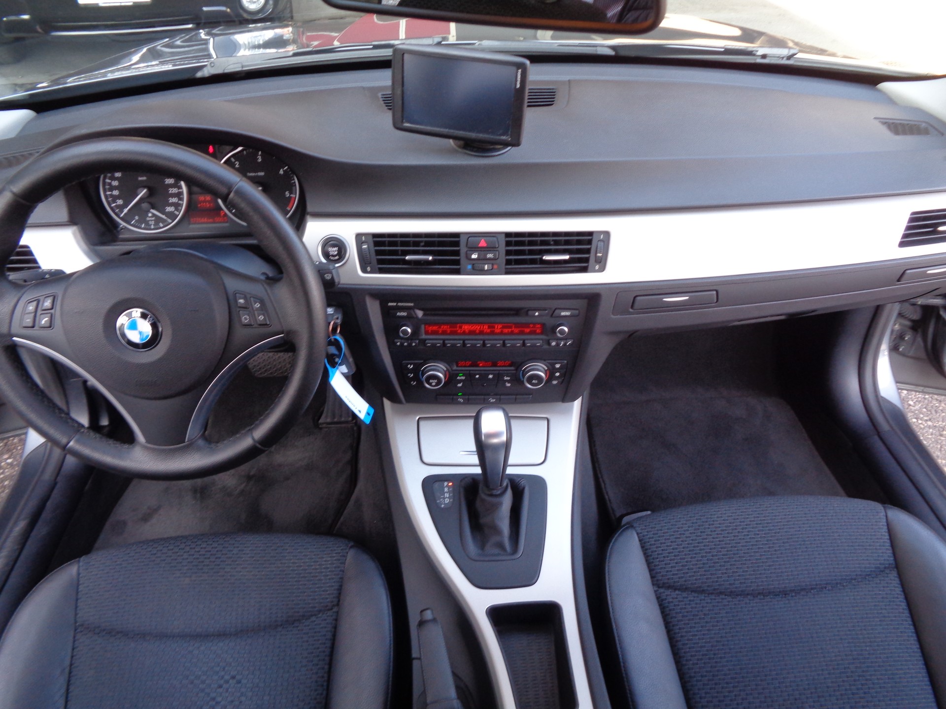 BMW 320d xDrive Touring Dynamic Edition Steptronic-image-7