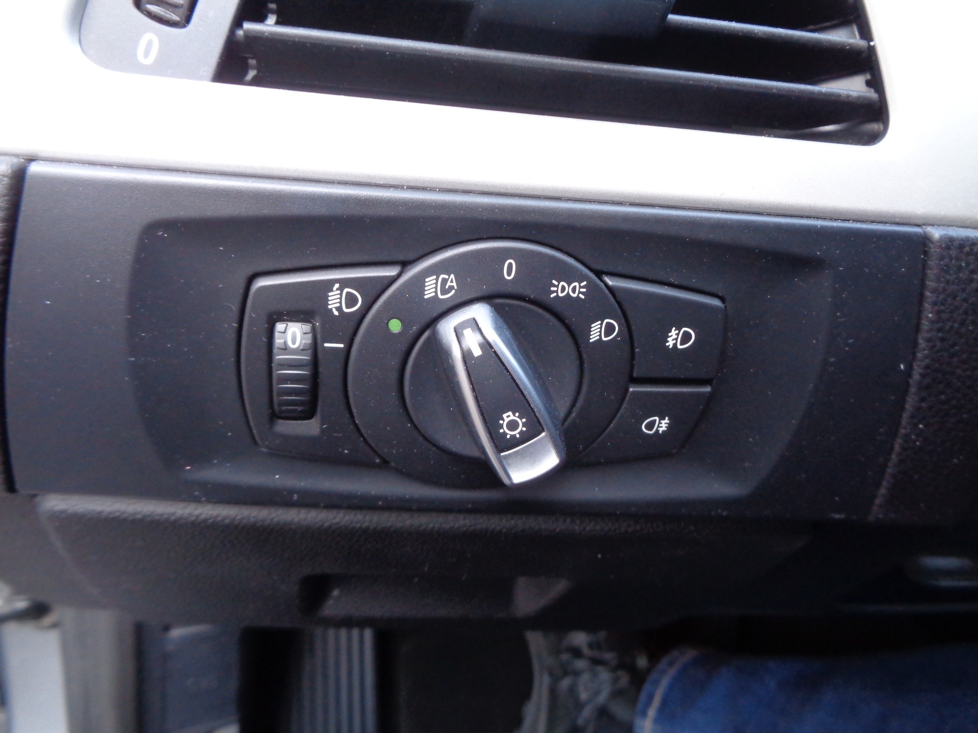 BMW 320d xDrive Touring Dynamic Edition Steptronic-image-10