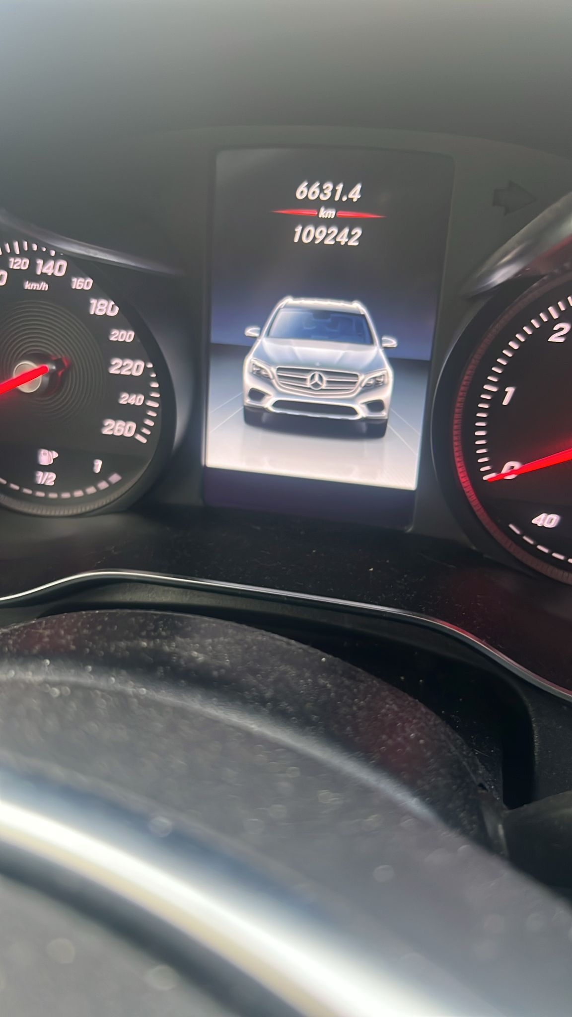MERCEDES-BENZ GLC 250 d AMG Line 4Matic 9G-Tronic-image-6