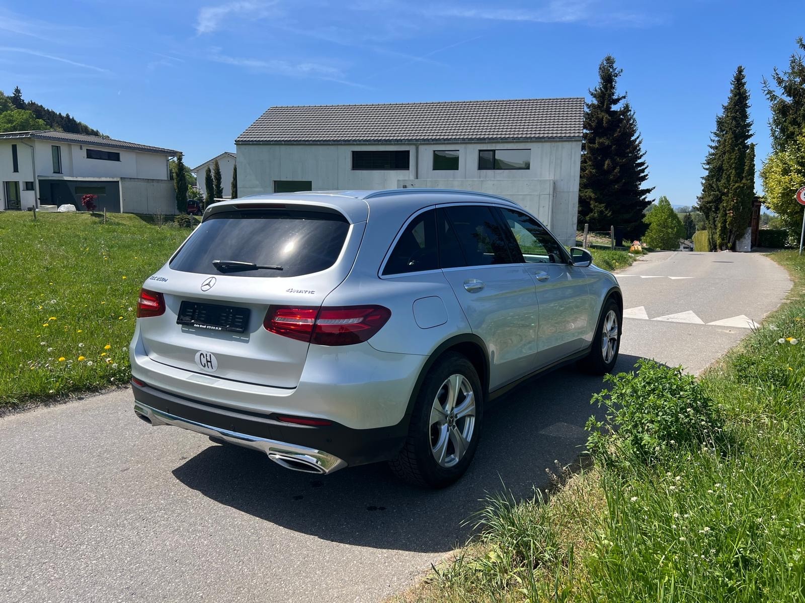 MERCEDES-BENZ GLC 250 d AMG Line 4Matic 9G-Tronic-image-2