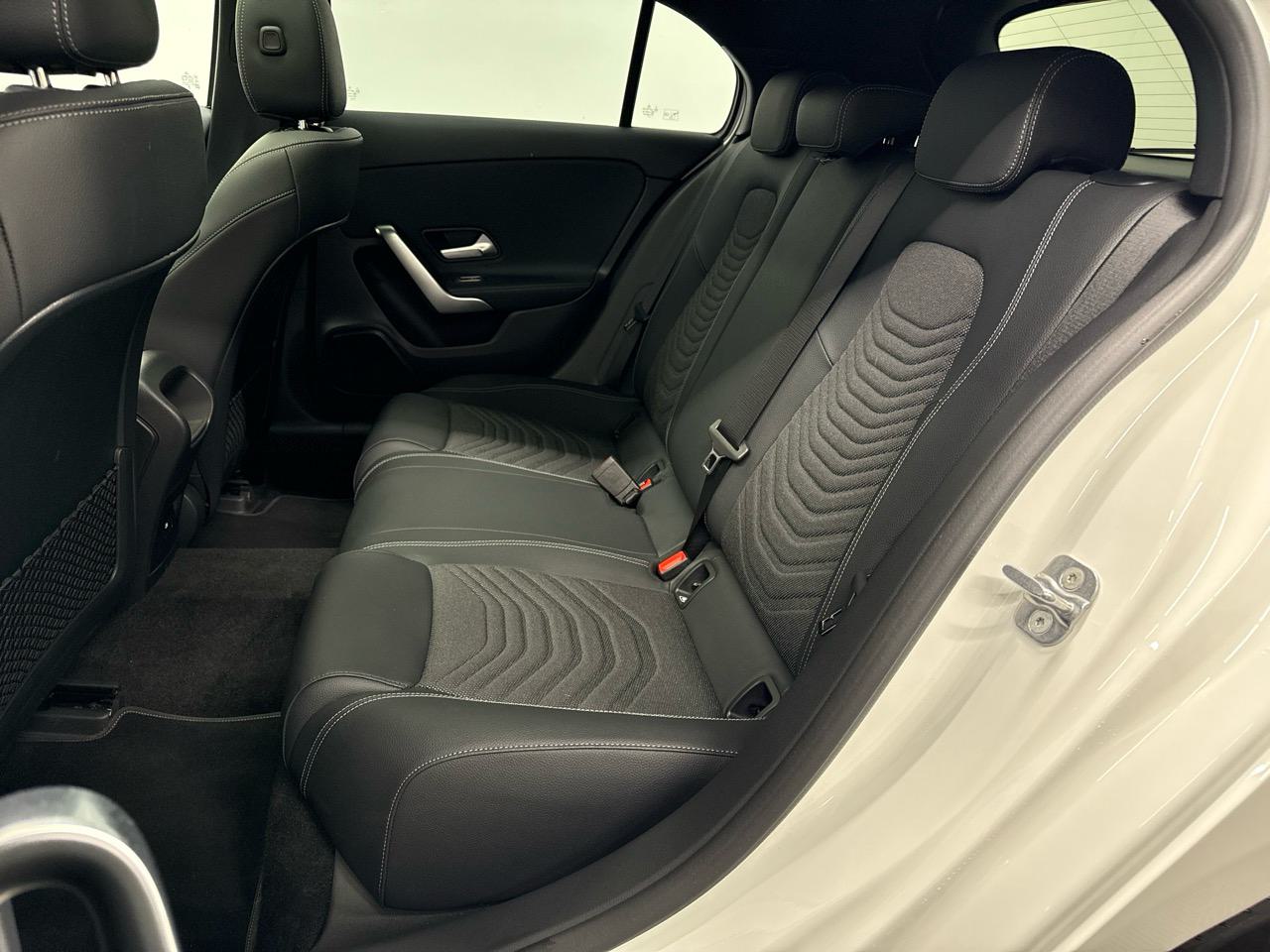MERCEDES-BENZ A 180 Sportline 7G-DCT-image-11