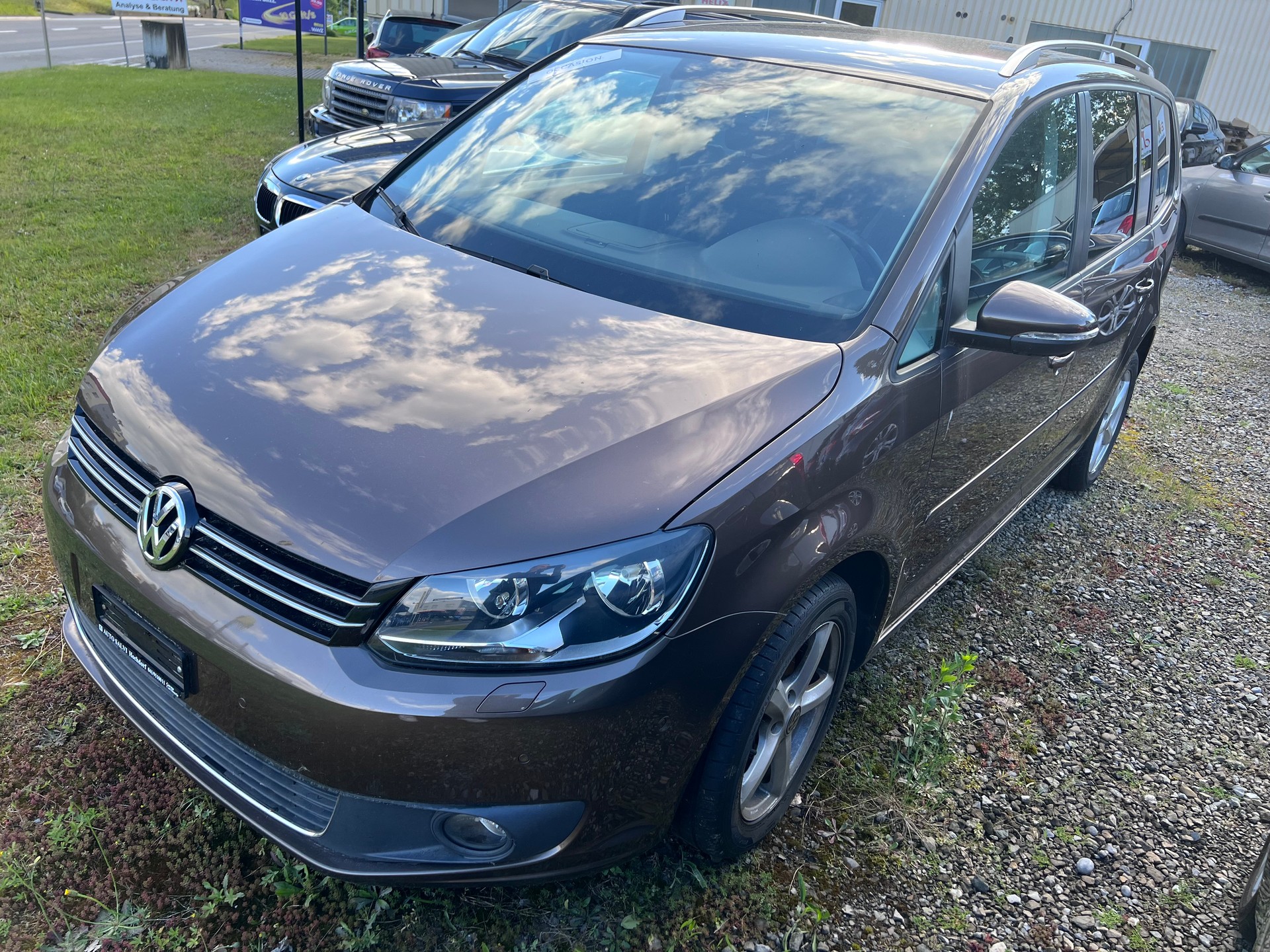VW Touran 1.6 TDI Comfortline DSG 7-Platz Die Getriebelager sind neu gewechselt, und die Kupplung ist auch neu.