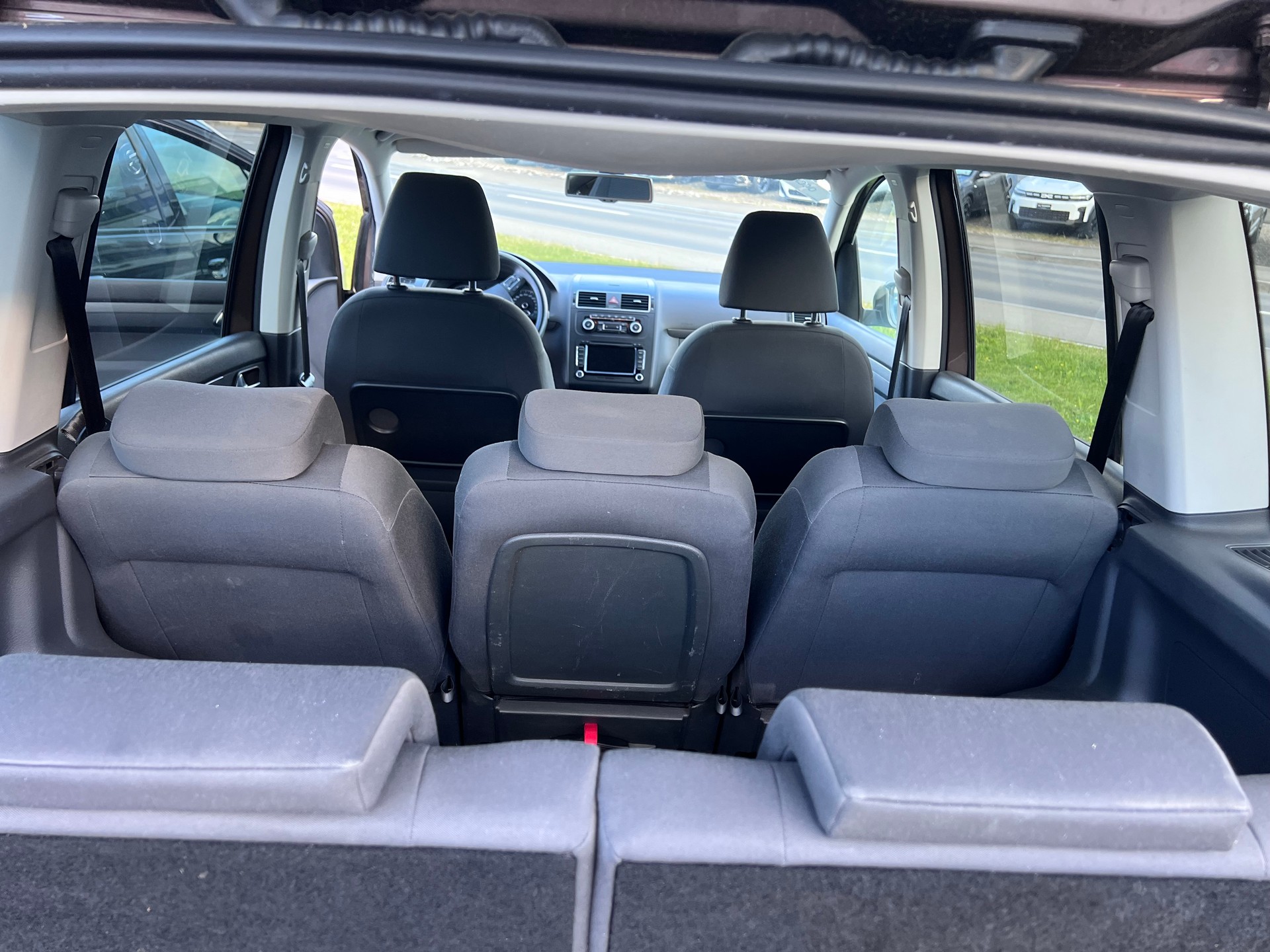VW Touran 1.6 TDI Comfortline DSG 7-Platz Die Getriebelager sind neu gewechselt, und die Kupplung ist auch neu.-image-10