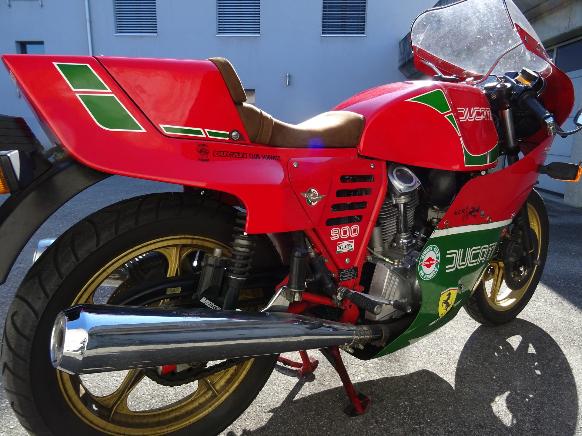 DUCATI Mike Hailwood Replica-image-1