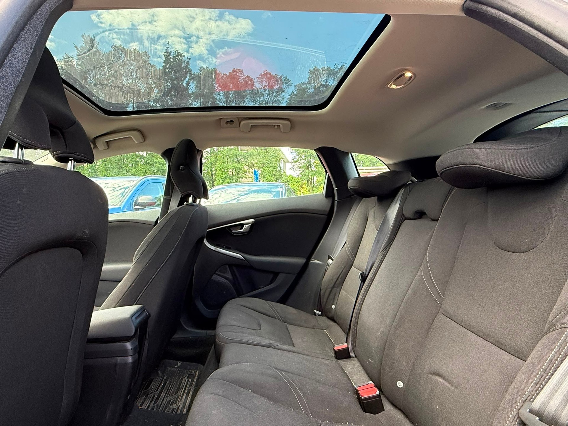 VOLVO V40 D2 Momentum-image-11