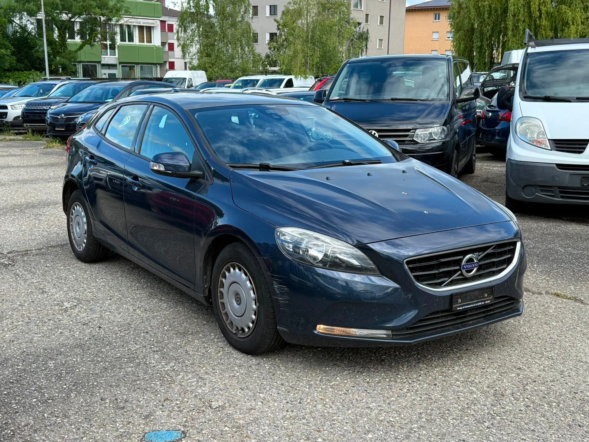 VOLVO V40 D2 Momentum-image-2