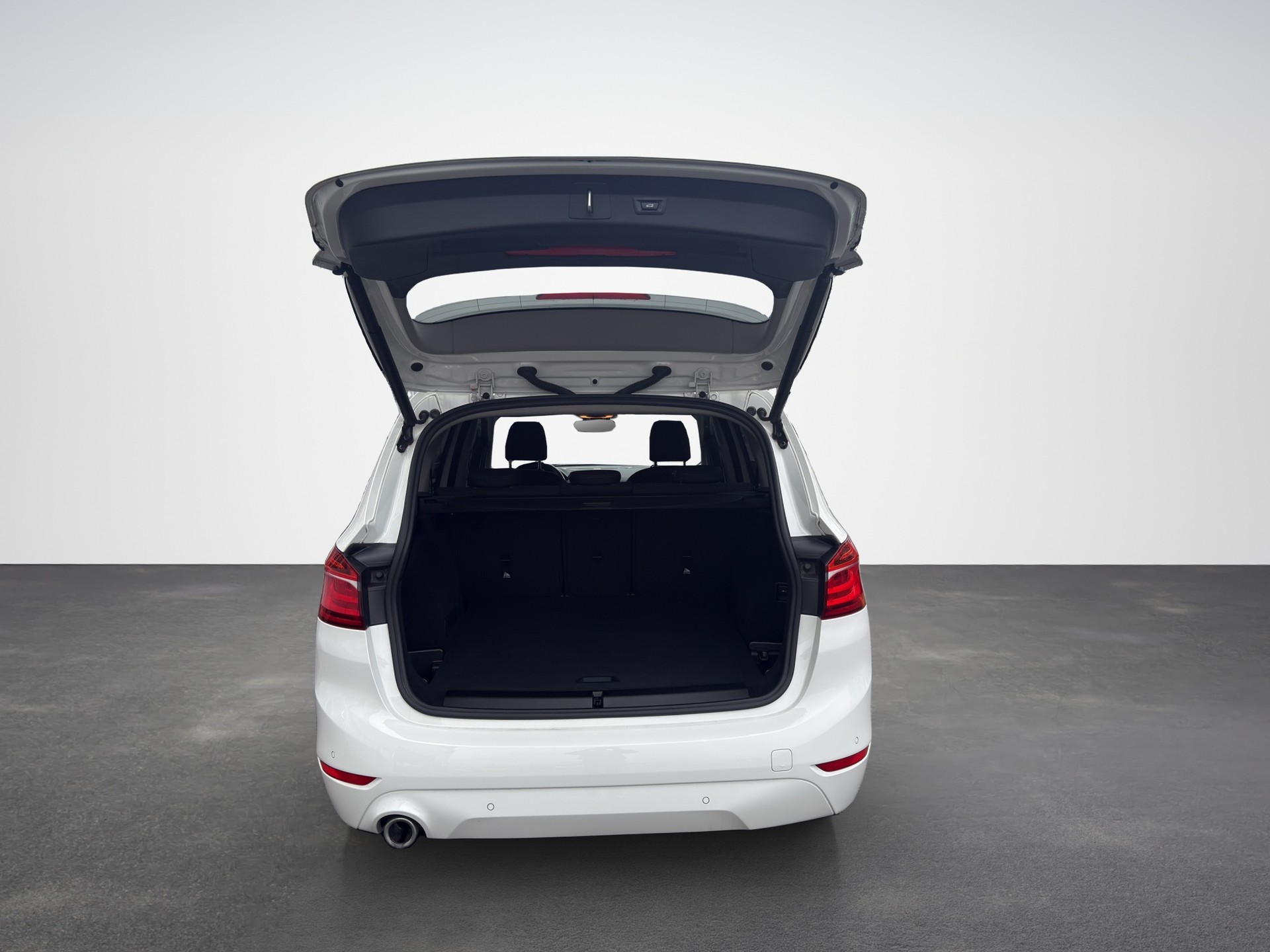 BMW 216d Gran Tourer DKG Luxury Line-image-15