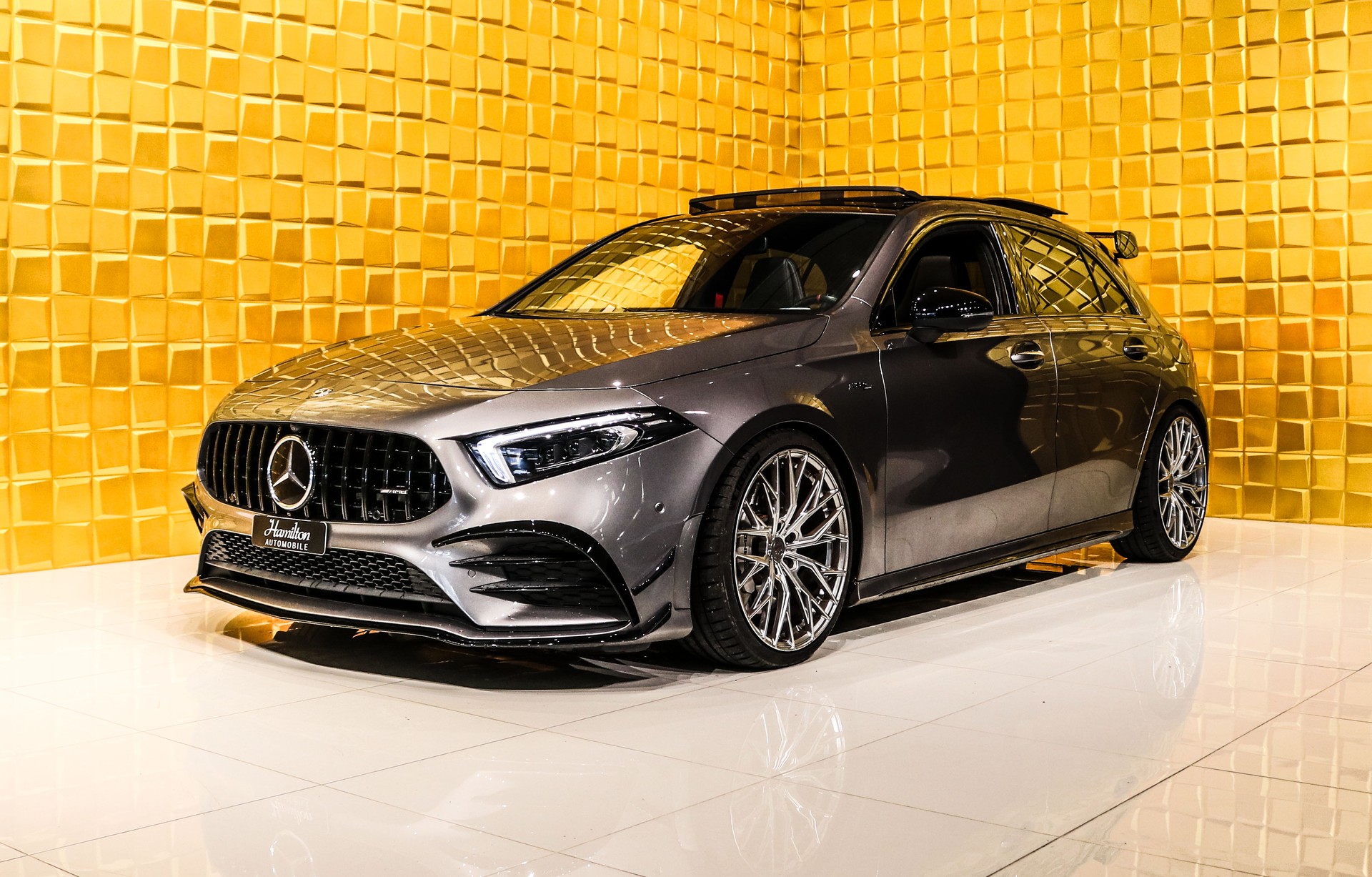 MERCEDES-BENZ A 35 AMG 4Matic Speedshift-showroom-element-3