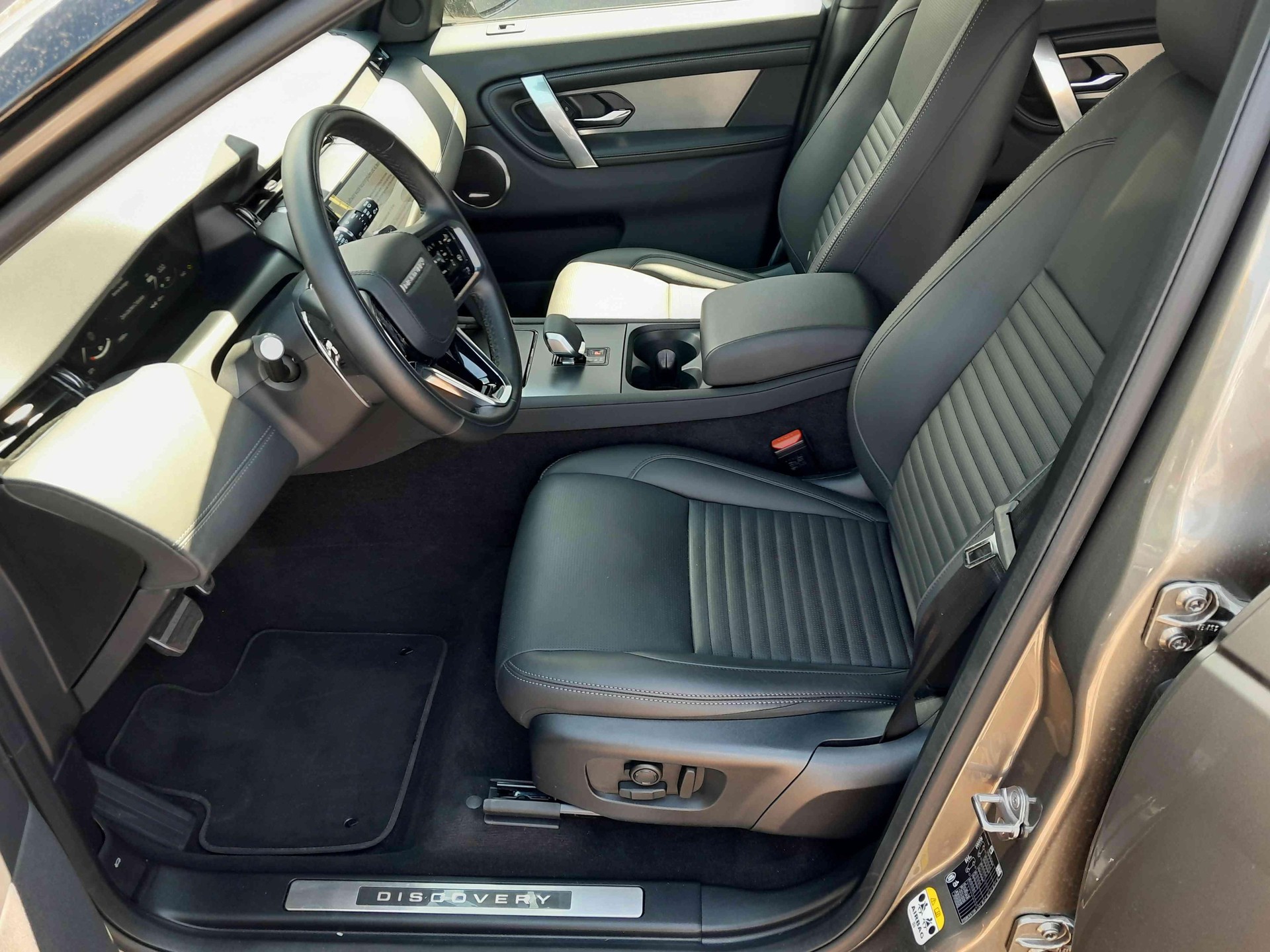 LAND ROVER Discovery Sport 1.5 T 270e Dynamic HSE-image-8