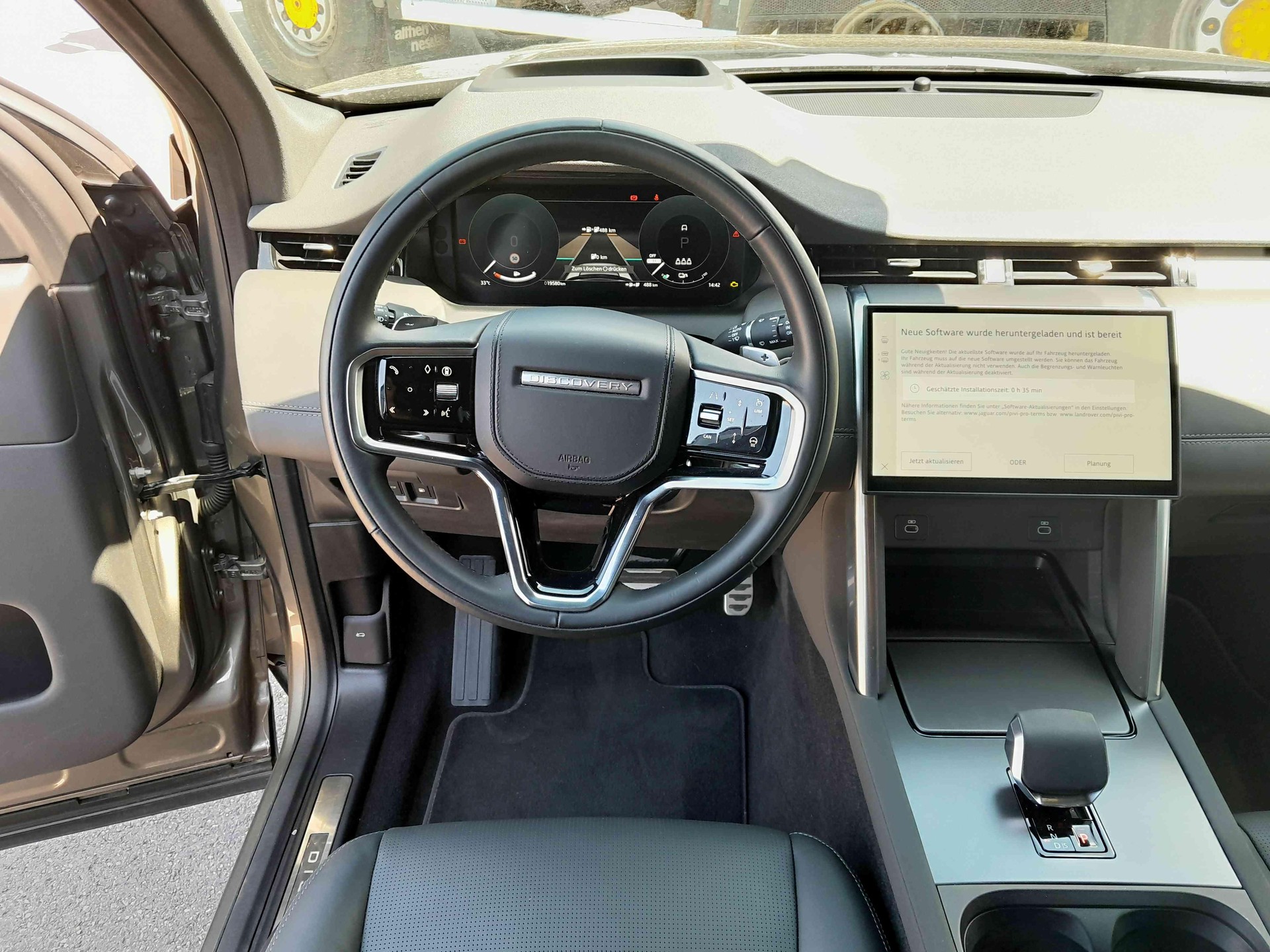 LAND ROVER Discovery Sport 1.5 T 270e Dynamic HSE-image-10