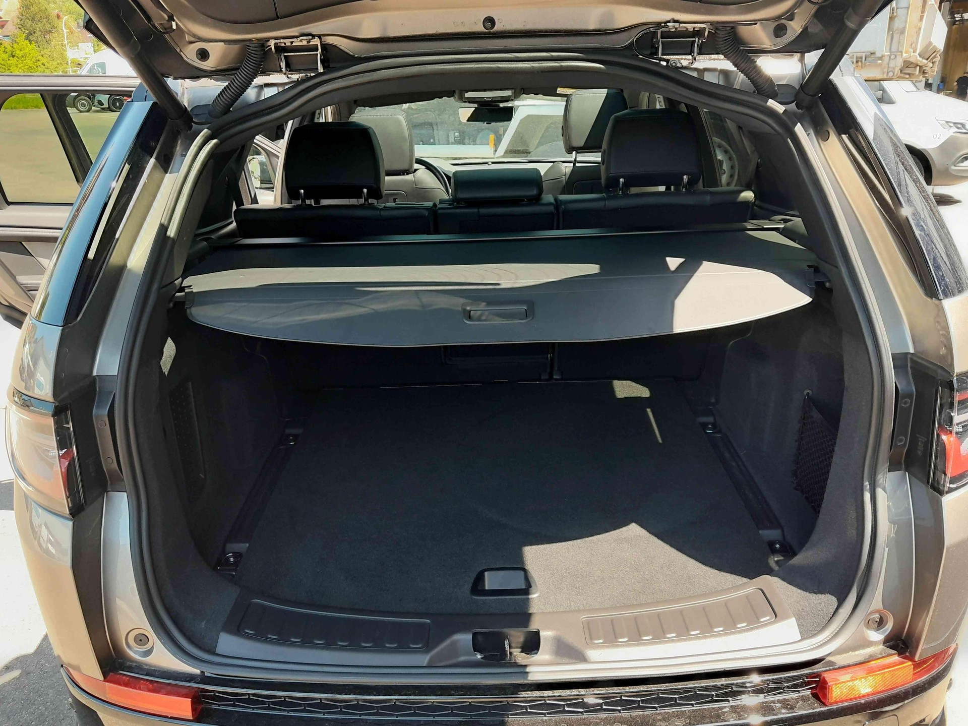 LAND ROVER Discovery Sport 1.5 T 270e Dynamic HSE-image-18