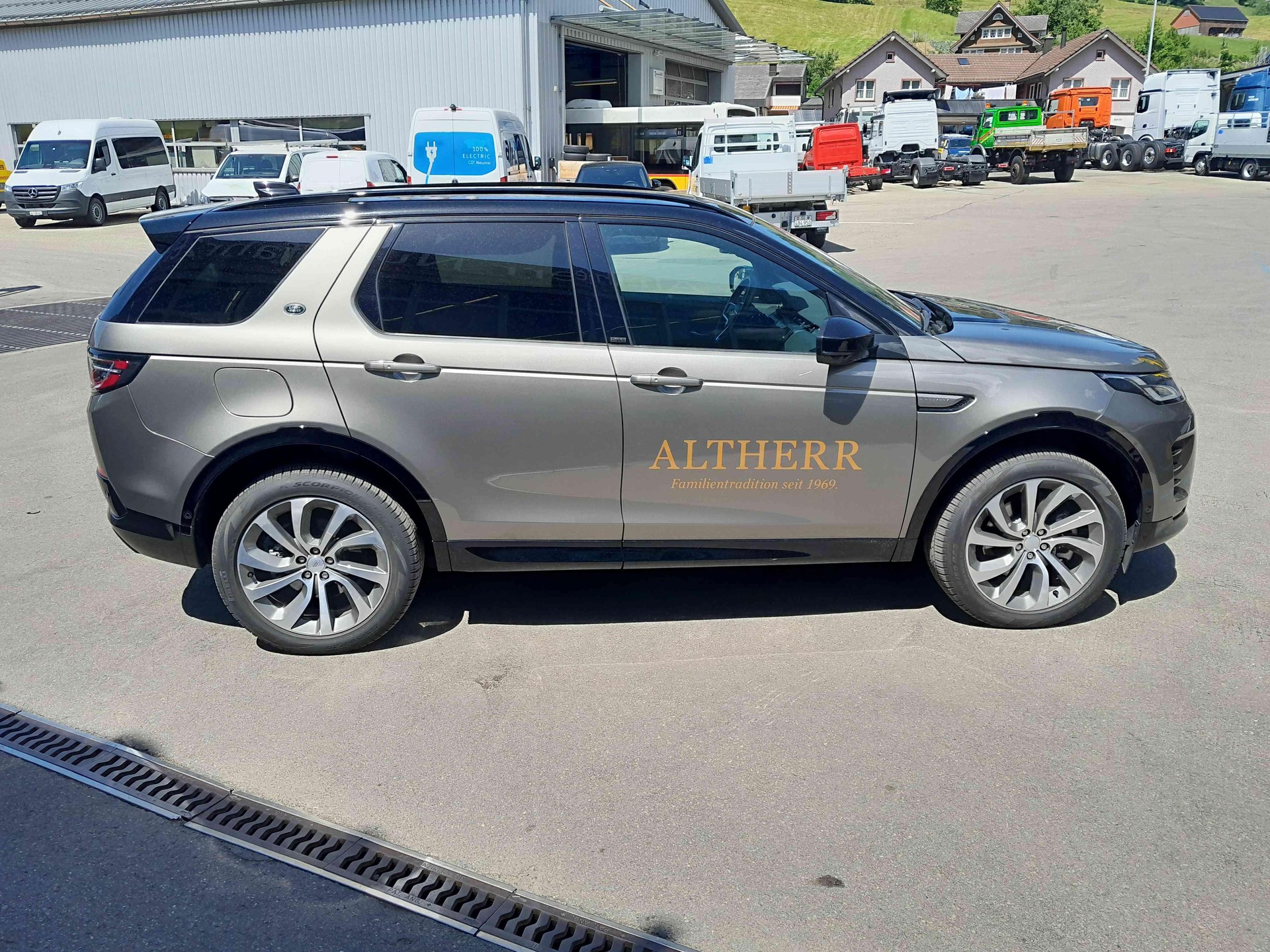 LAND ROVER Discovery Sport 1.5 T 270e Dynamic HSE-image-5