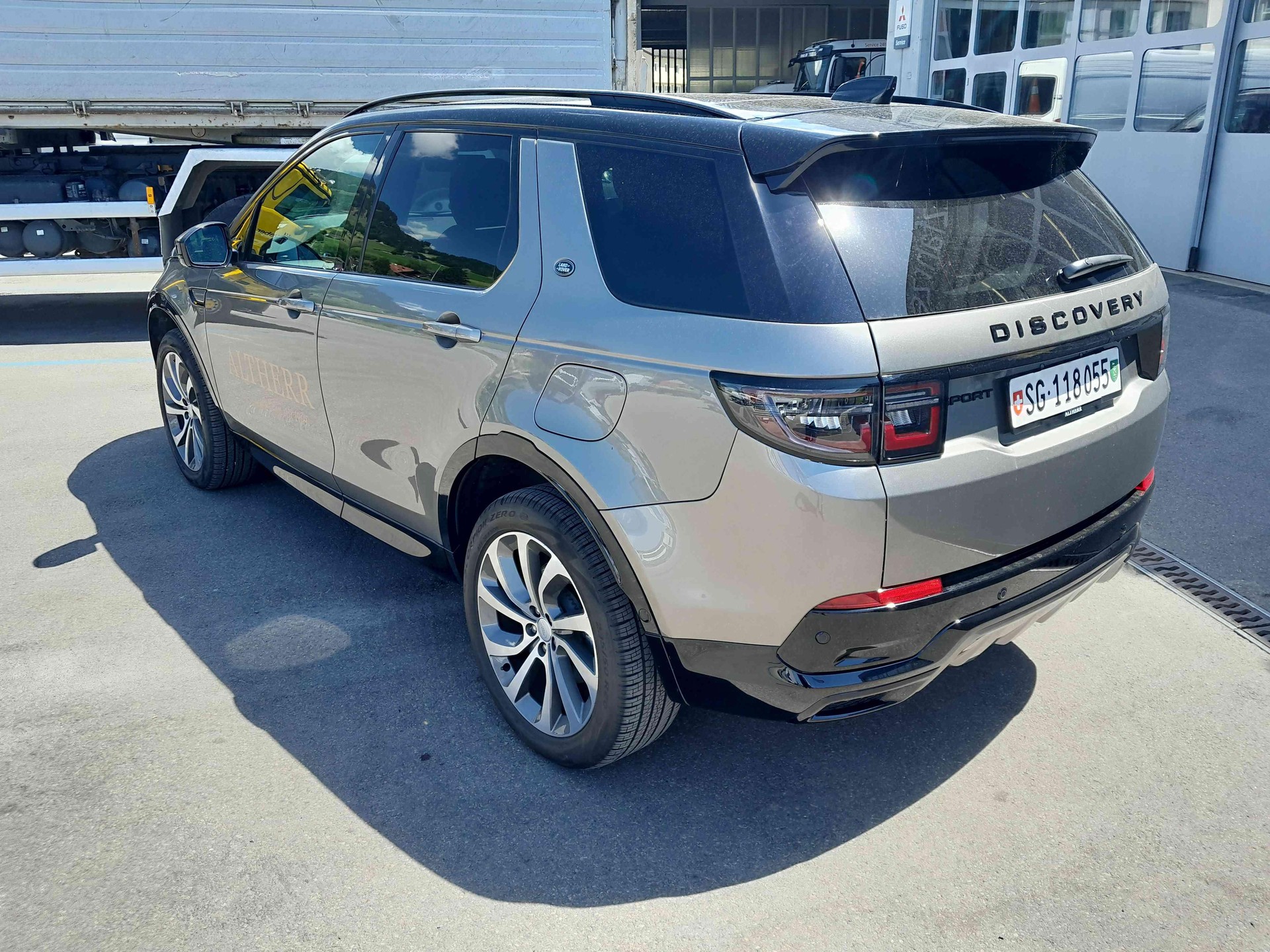 LAND ROVER Discovery Sport 1.5 T 270e Dynamic HSE-showroom-element-3