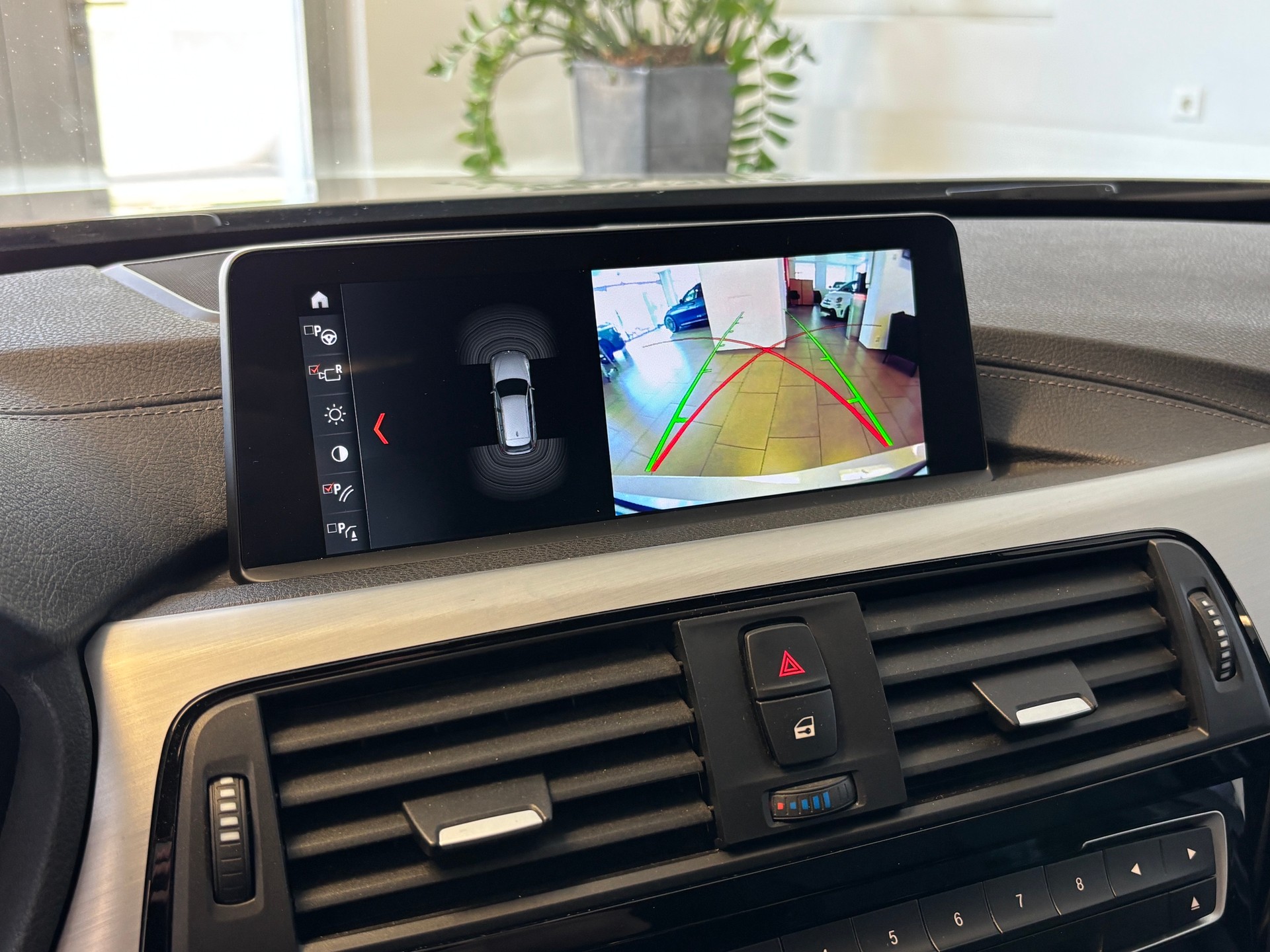 BMW 320d xDrive Touring Edition M Sport Steptronic-image-14