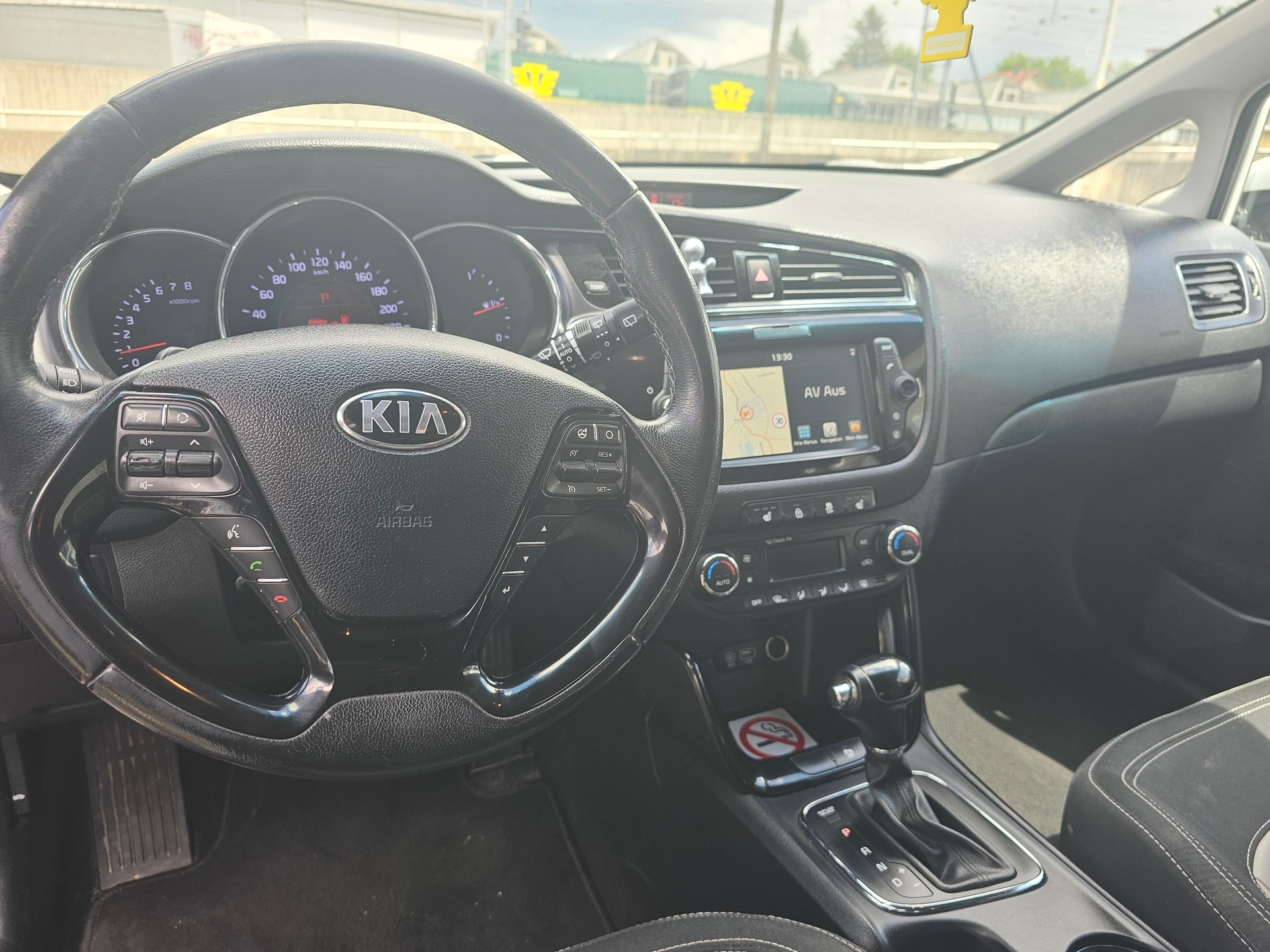 KIA Cee'd Sportswagon 1.6 GDi Style DCT-image-5