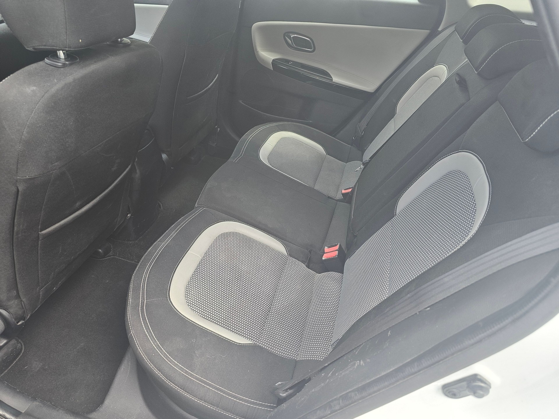 KIA Cee'd Sportswagon 1.6 GDi Style DCT-image-8