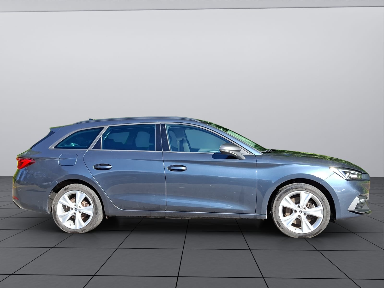 SEAT Leon ST 1.4 eHybrid pHEV DSG FR-image-8