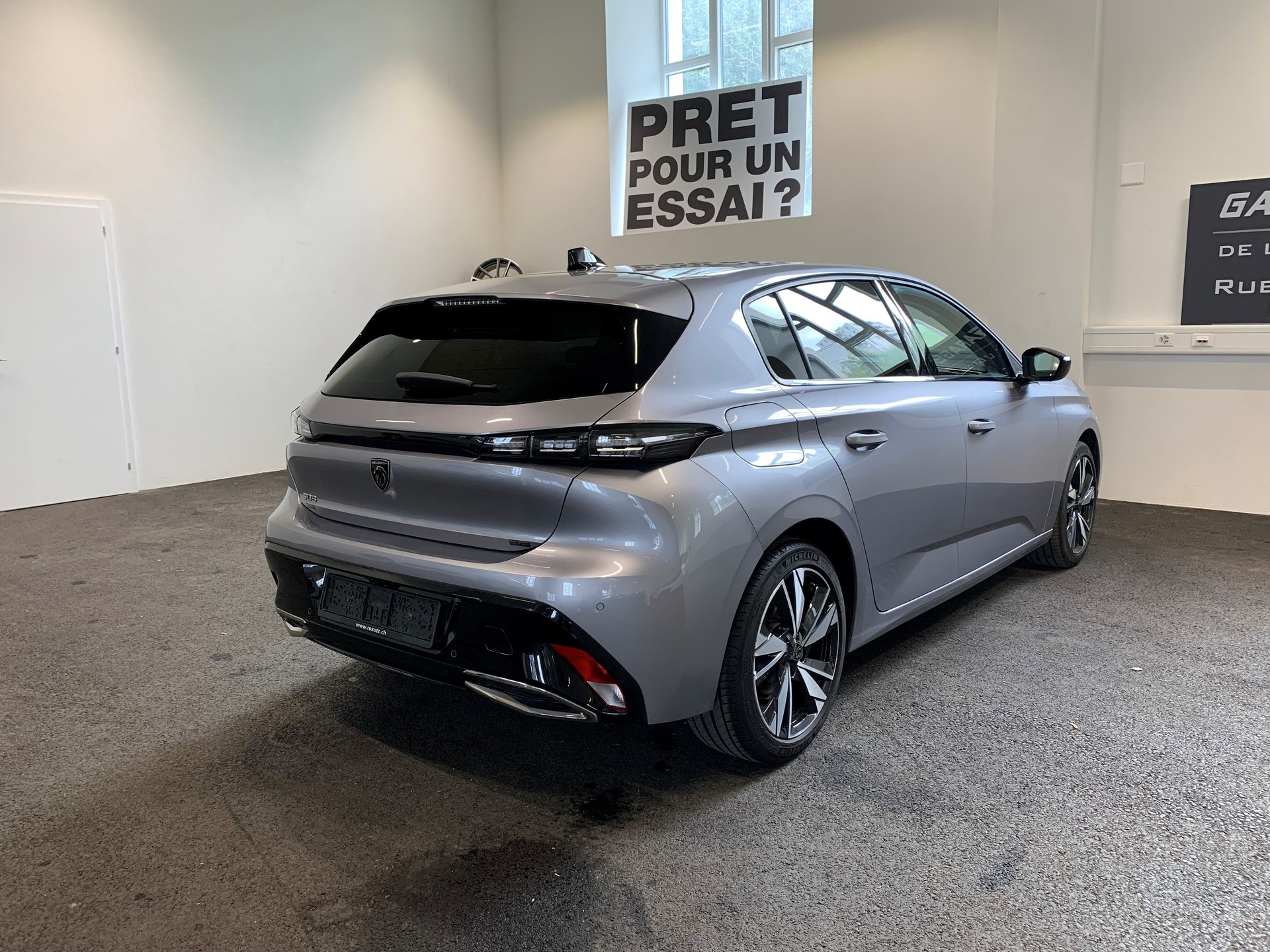 PEUGEOT 308 1.2 Pure Tech Allure EAT8-image-7