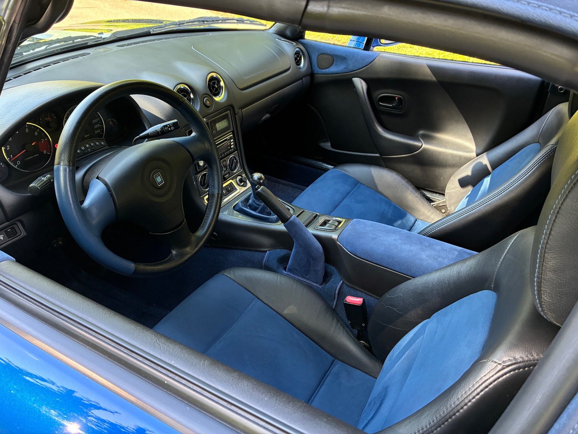 MAZDA 1.8i-16V Anniversary Youngster-image-8