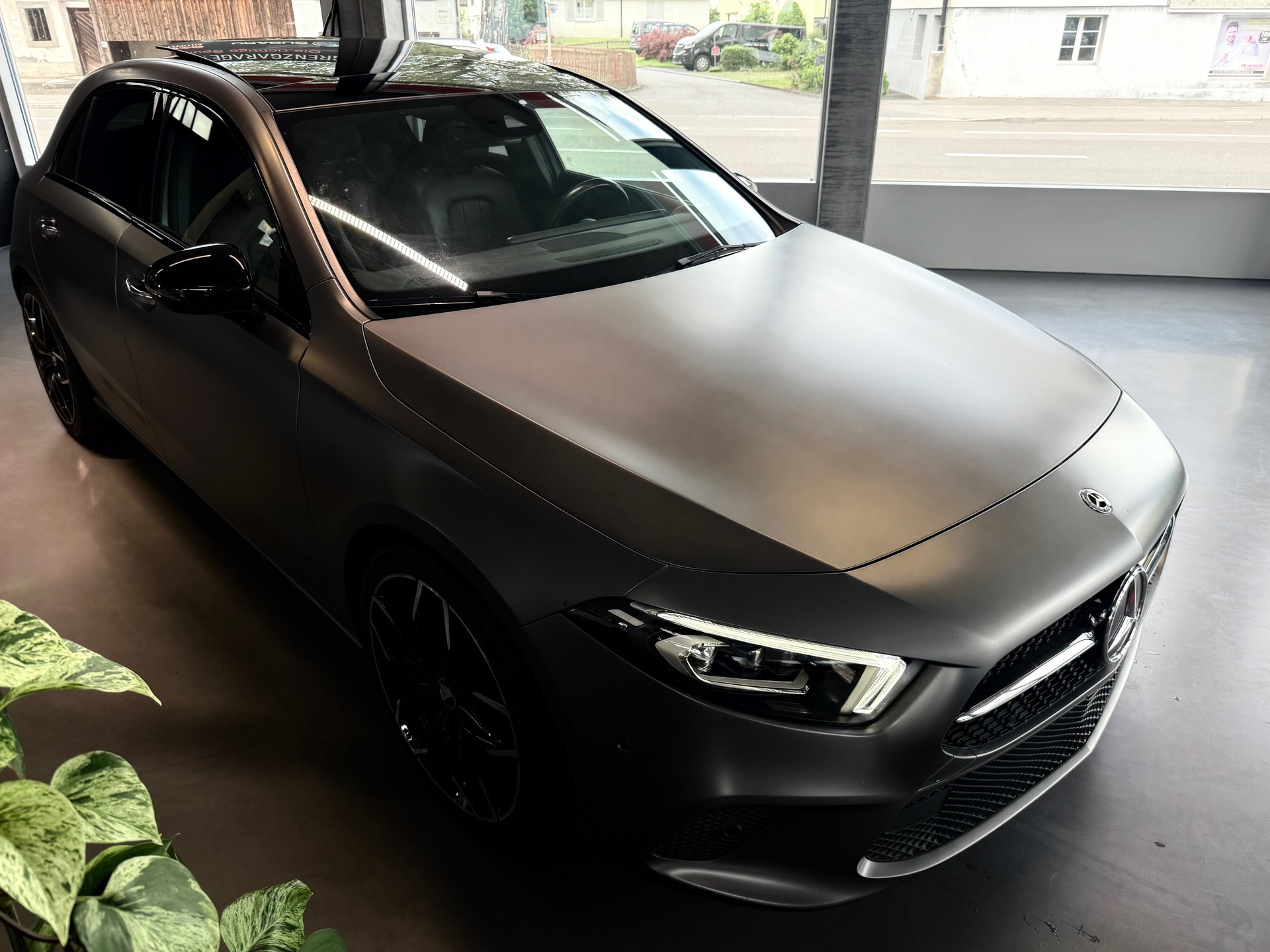 MERCEDES-BENZ A 200 Progressive 7G-DCT-showroom-element-2