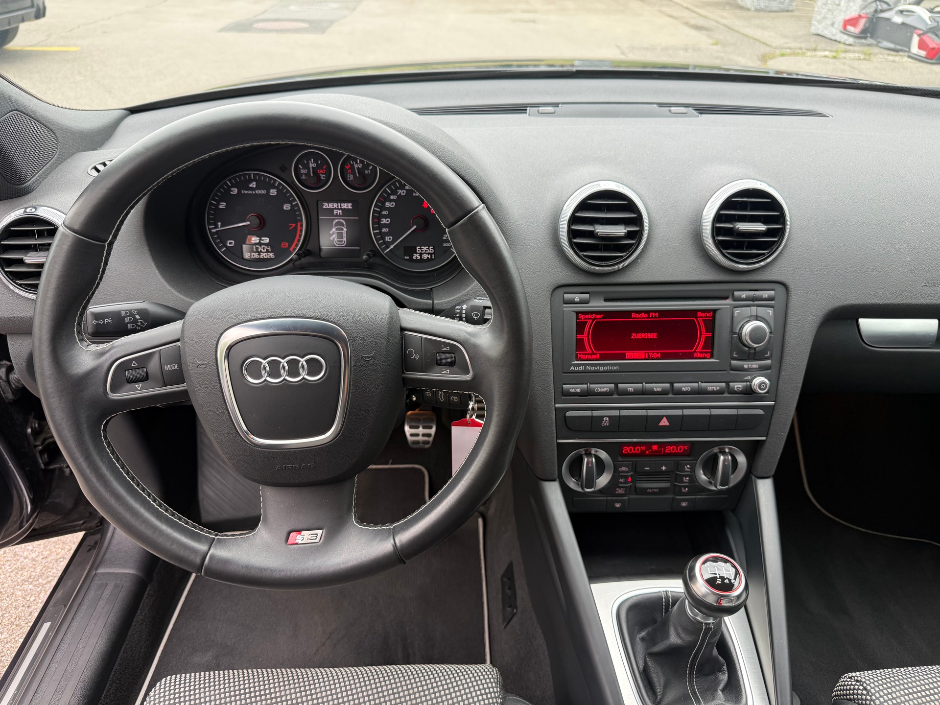 AUDI S3 Sportback 2.0 TFSI quattro-image-10