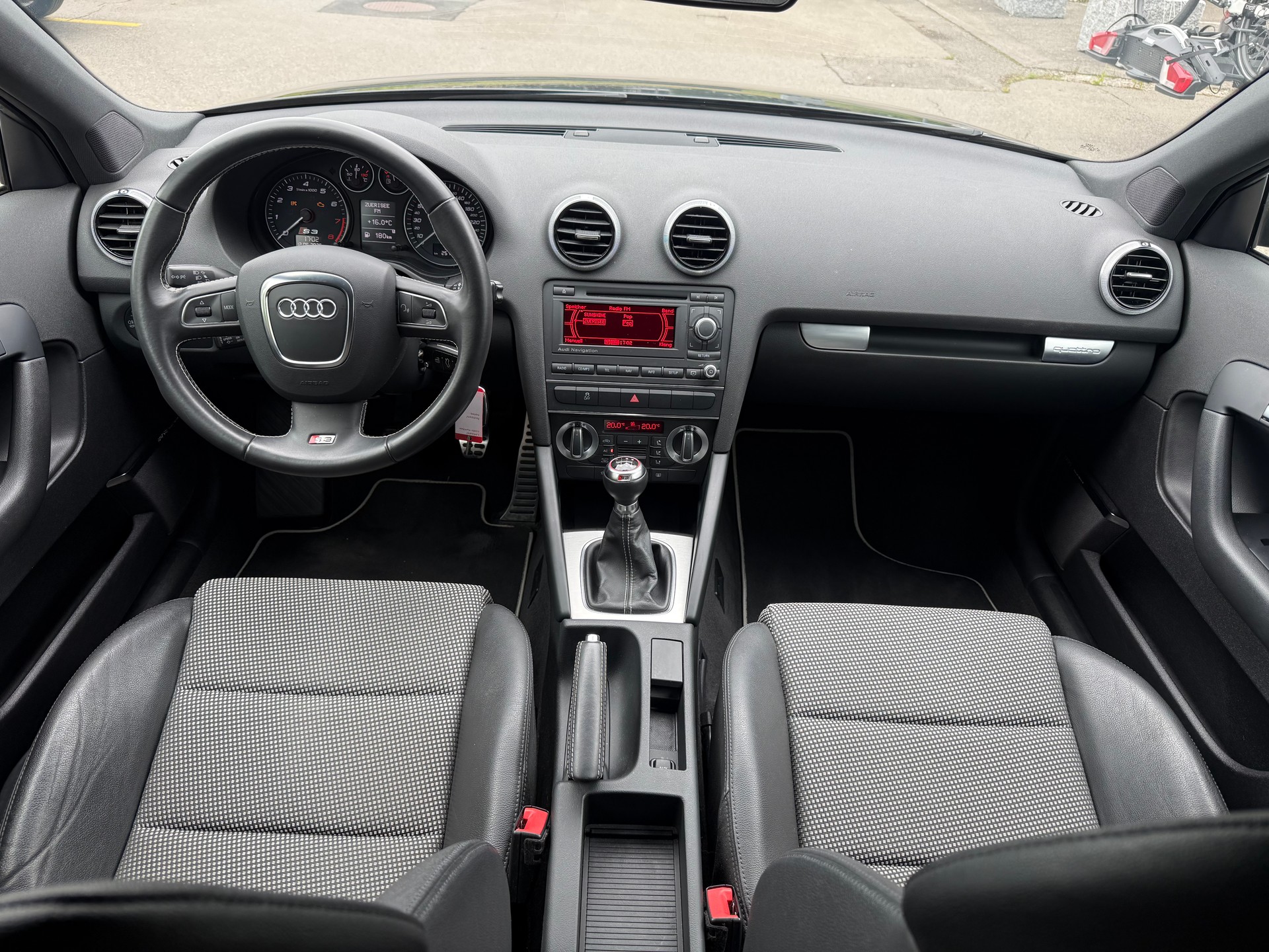 AUDI S3 Sportback 2.0 TFSI quattro-image-7