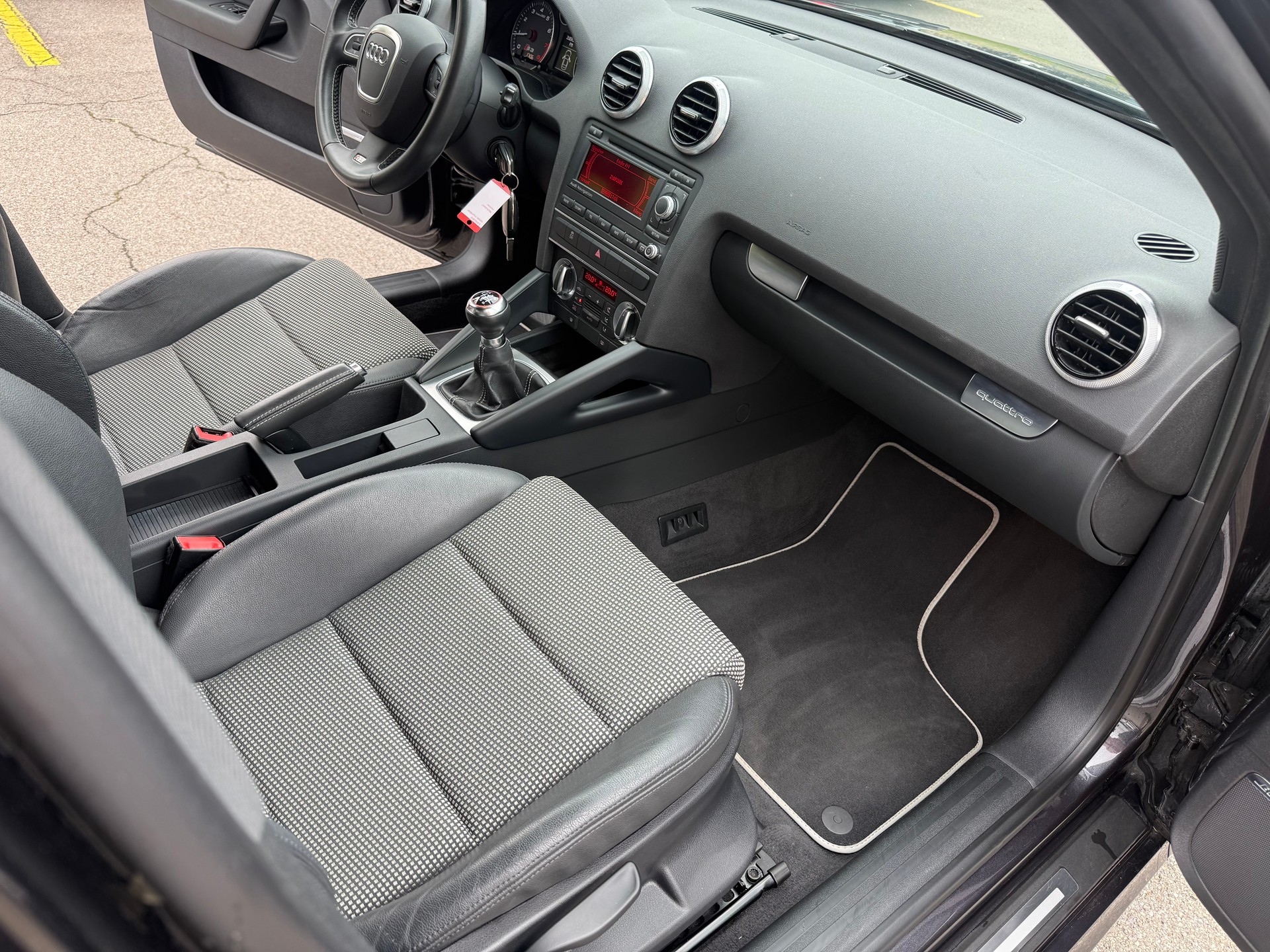 AUDI S3 Sportback 2.0 TFSI quattro-image-9