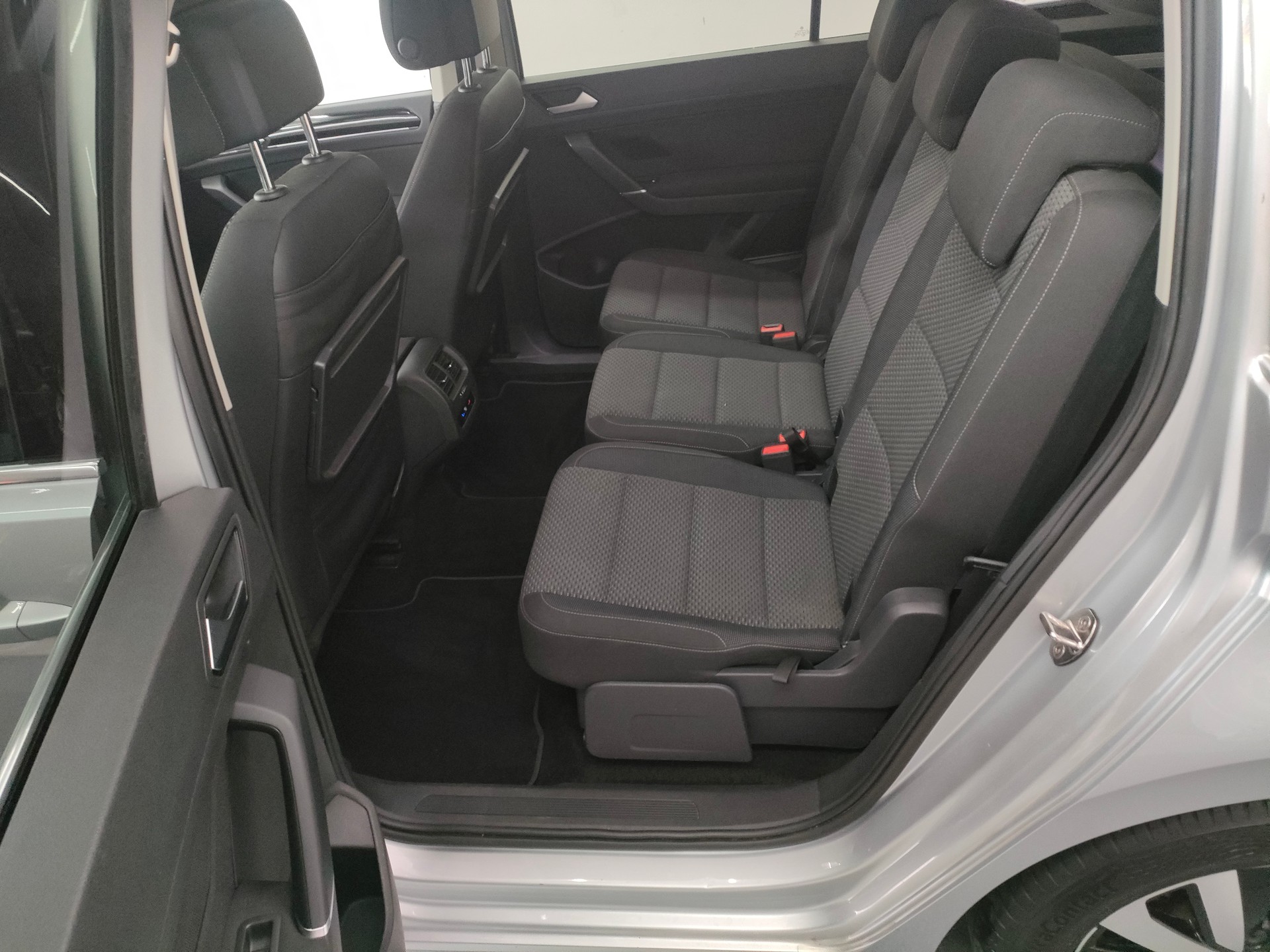 VW Touran 2.0 TDI BlueMotion Technology Comfortline DSG-image-12