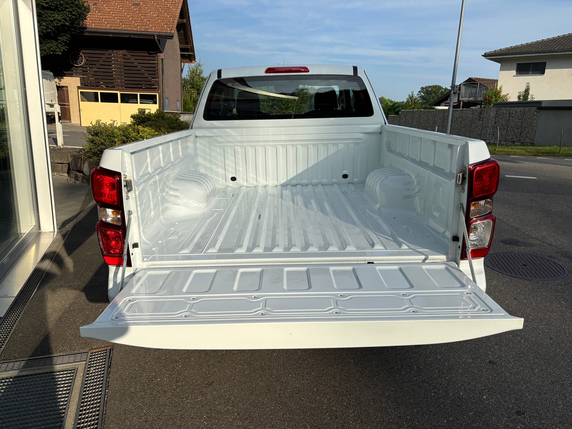 ISUZU D-MAX 1.9 Space Cab N60BB+ 4x4-image-4