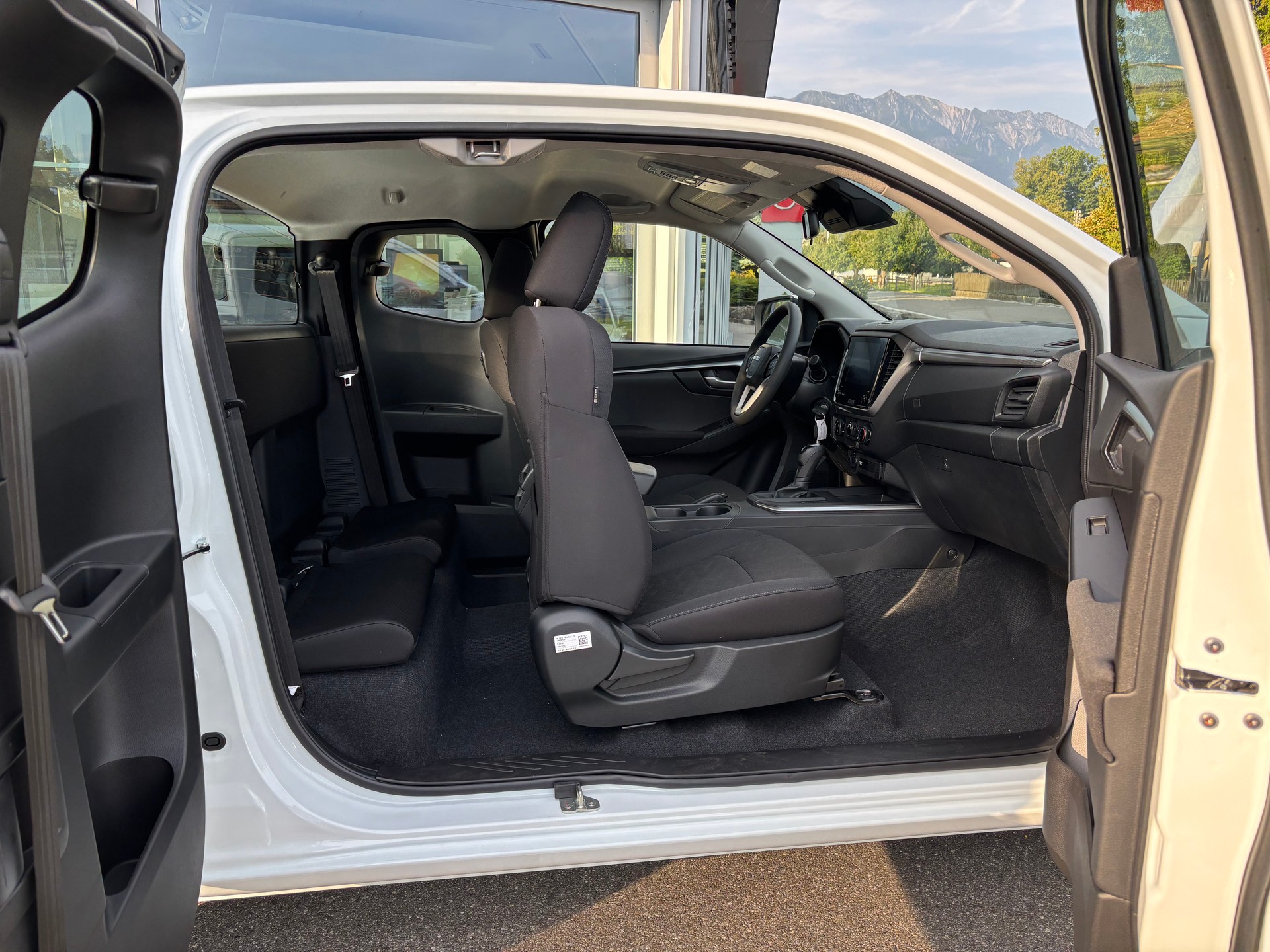 ISUZU D-MAX 1.9 Space Cab N60BB+ 4x4-image-5