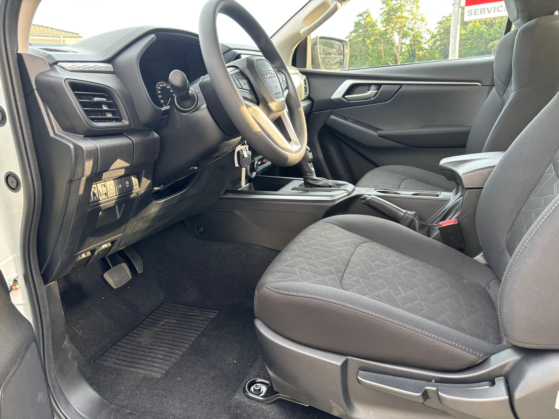 ISUZU D-MAX 1.9 Space Cab N60BB+ 4x4-image-8