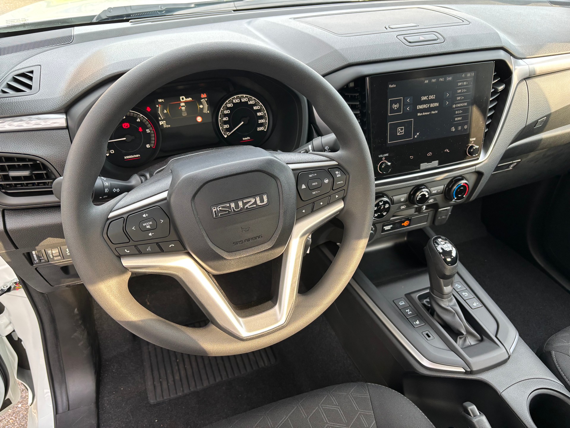 ISUZU D-MAX 1.9 Space Cab N60BB+ 4x4-image-9