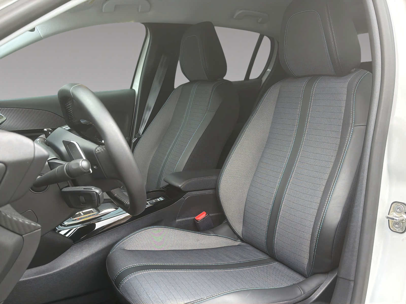 PEUGEOT 208 1.2 PureTech Allure Pack EAT8-image-9