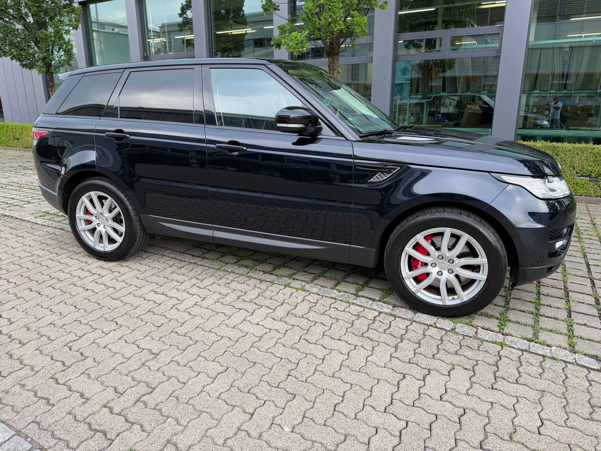 LAND ROVER Range Rover Sport 3.0 SDV6 SE Automatic-showroom-element-3