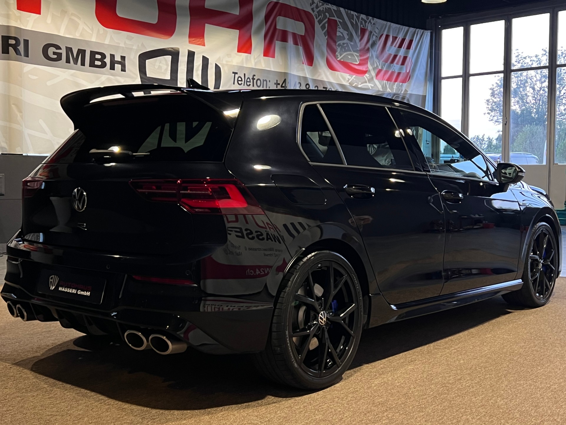 VW Golf 2.0 TSI R DSG 4Motion-showroom-element-2
