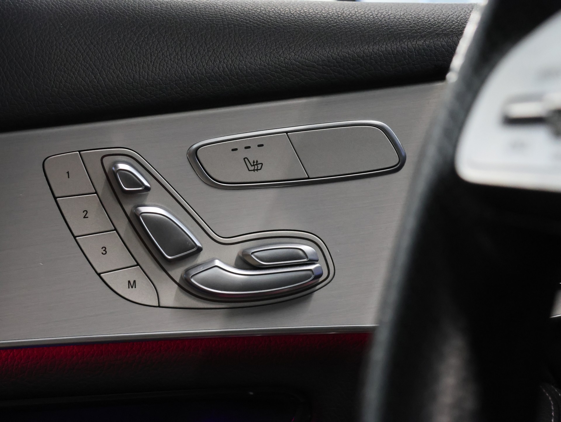 MERCEDES-BENZ GLC 200 AMG Line 4Matic 9G-Tronic *Rückfahrkamera* *Sitzheizung*-image-24