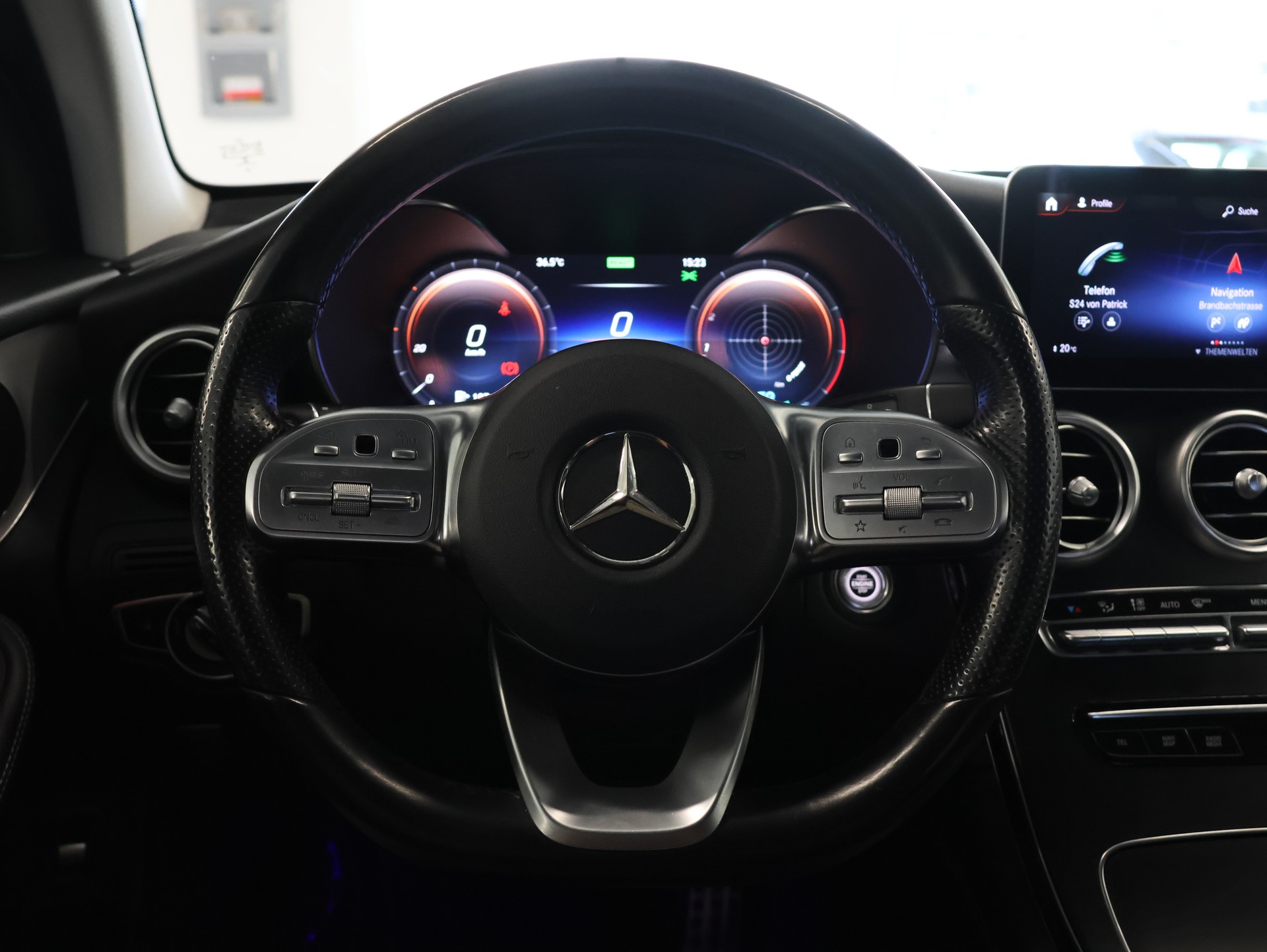 MERCEDES-BENZ GLC 200 AMG Line 4Matic 9G-Tronic *Rückfahrkamera* *Sitzheizung*-image-16