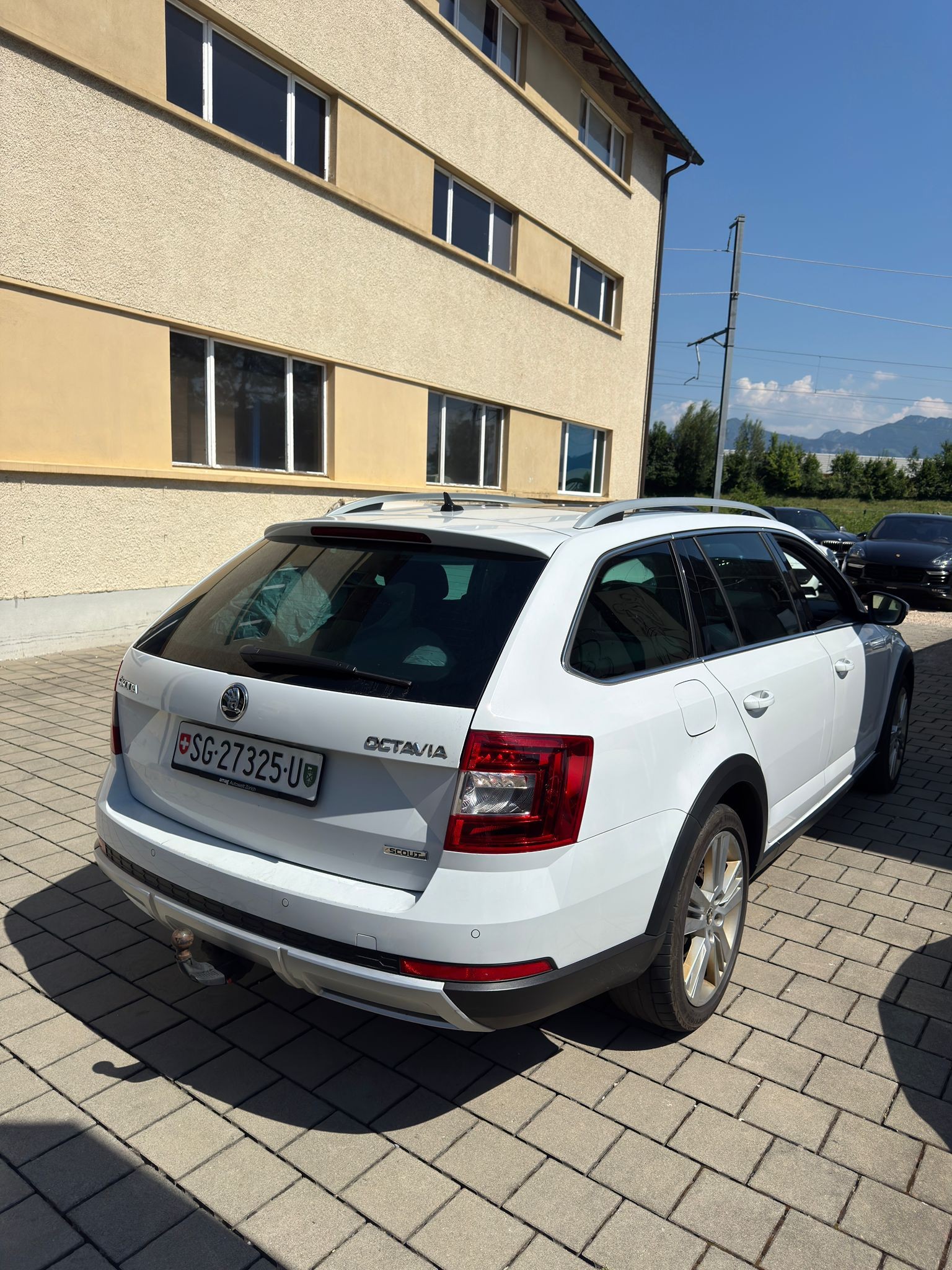 SKODA Octavia Scout 2.0 TDI 184 4x4 DSG-image-3