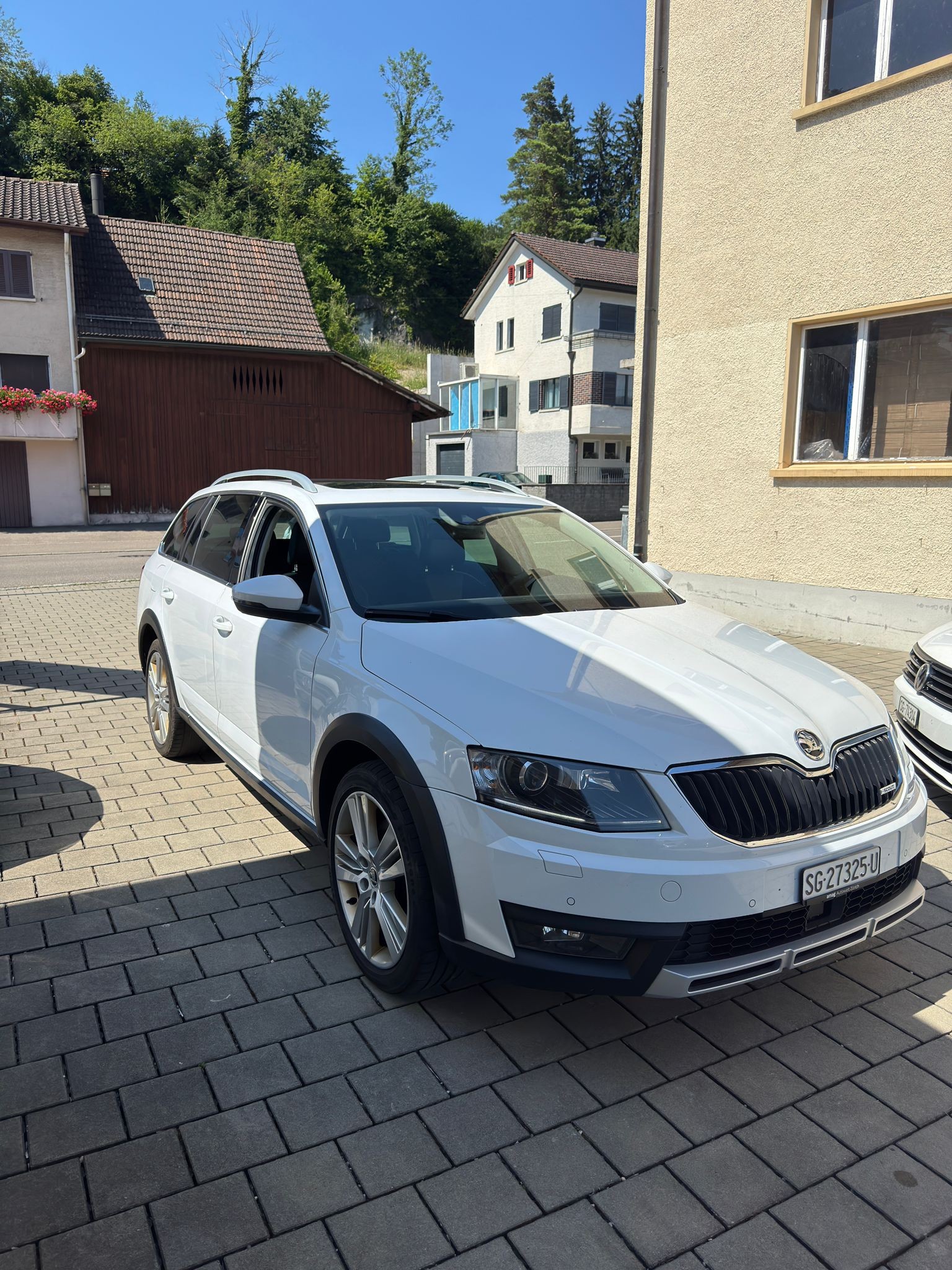 SKODA Octavia Scout 2.0 TDI 184 4x4 DSG-image-4