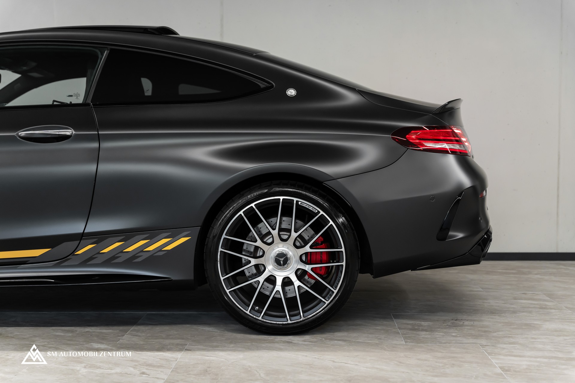 MERCEDES-BENZ C 63 S AMG Coupé / 1 of 499 / Final Edition / Designo magno / Aero-image-8