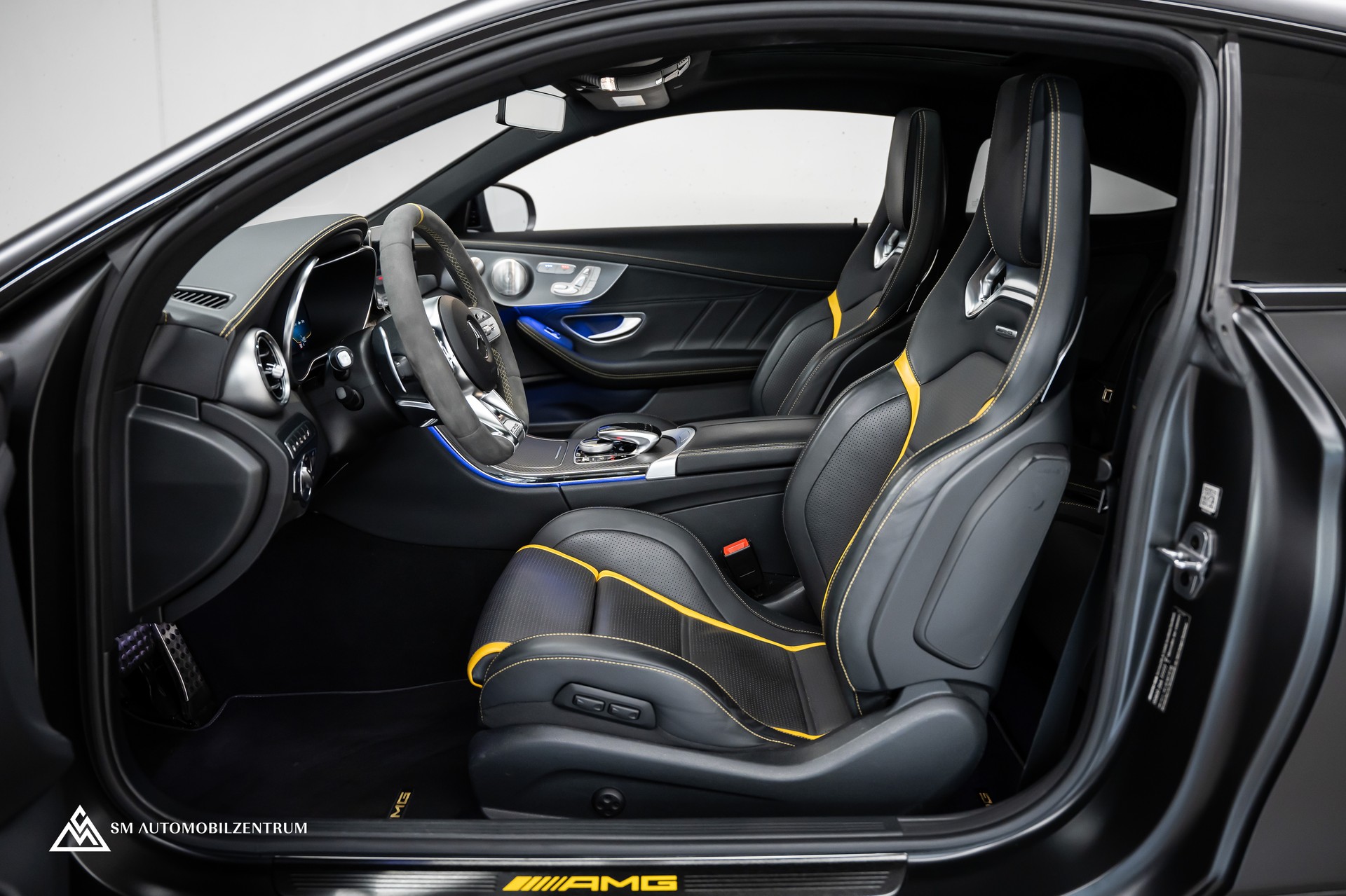 MERCEDES-BENZ C 63 S AMG Coupé / 1 of 499 / Final Edition / Designo magno / Aero-image-11