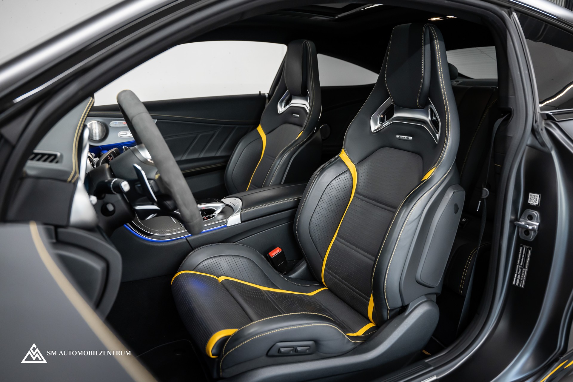 MERCEDES-BENZ C 63 S AMG Coupé / 1 of 499 / Final Edition / Designo magno / Aero-image-12