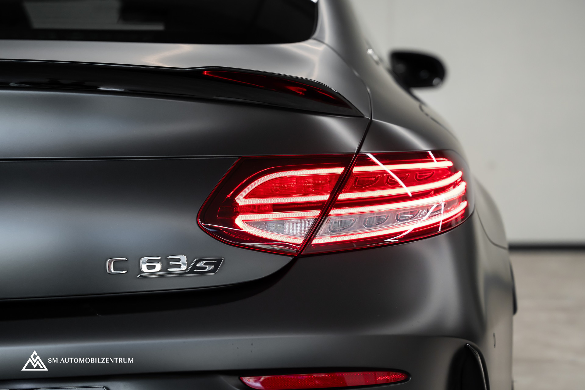 MERCEDES-BENZ C 63 S AMG Coupé / 1 of 499 / Final Edition / Designo magno / Aero-image-38