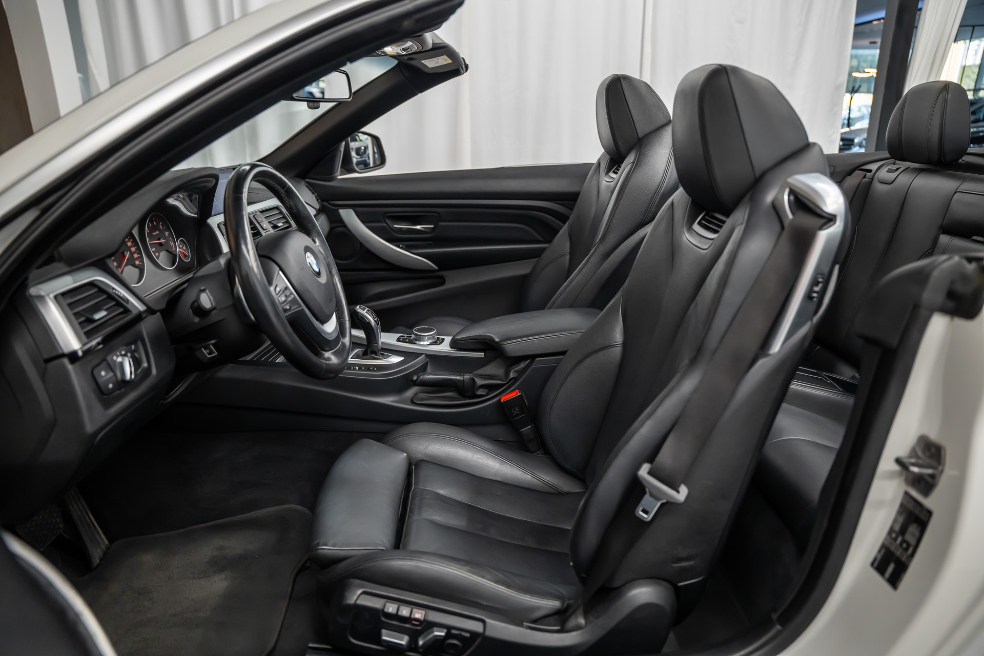 BMW 420i Cabriolet Steptronic *CH Fahrzeug*Fahrassist*Leder*Sportsitze*-image-11