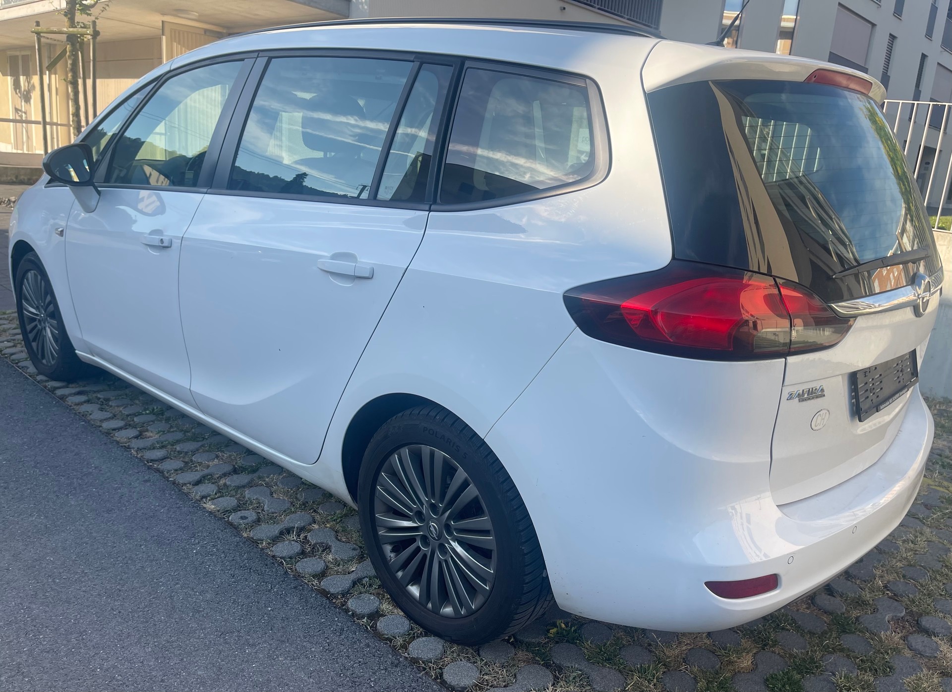 OPEL Zafira Tourer 1.4i 16V Active Edition-image-6