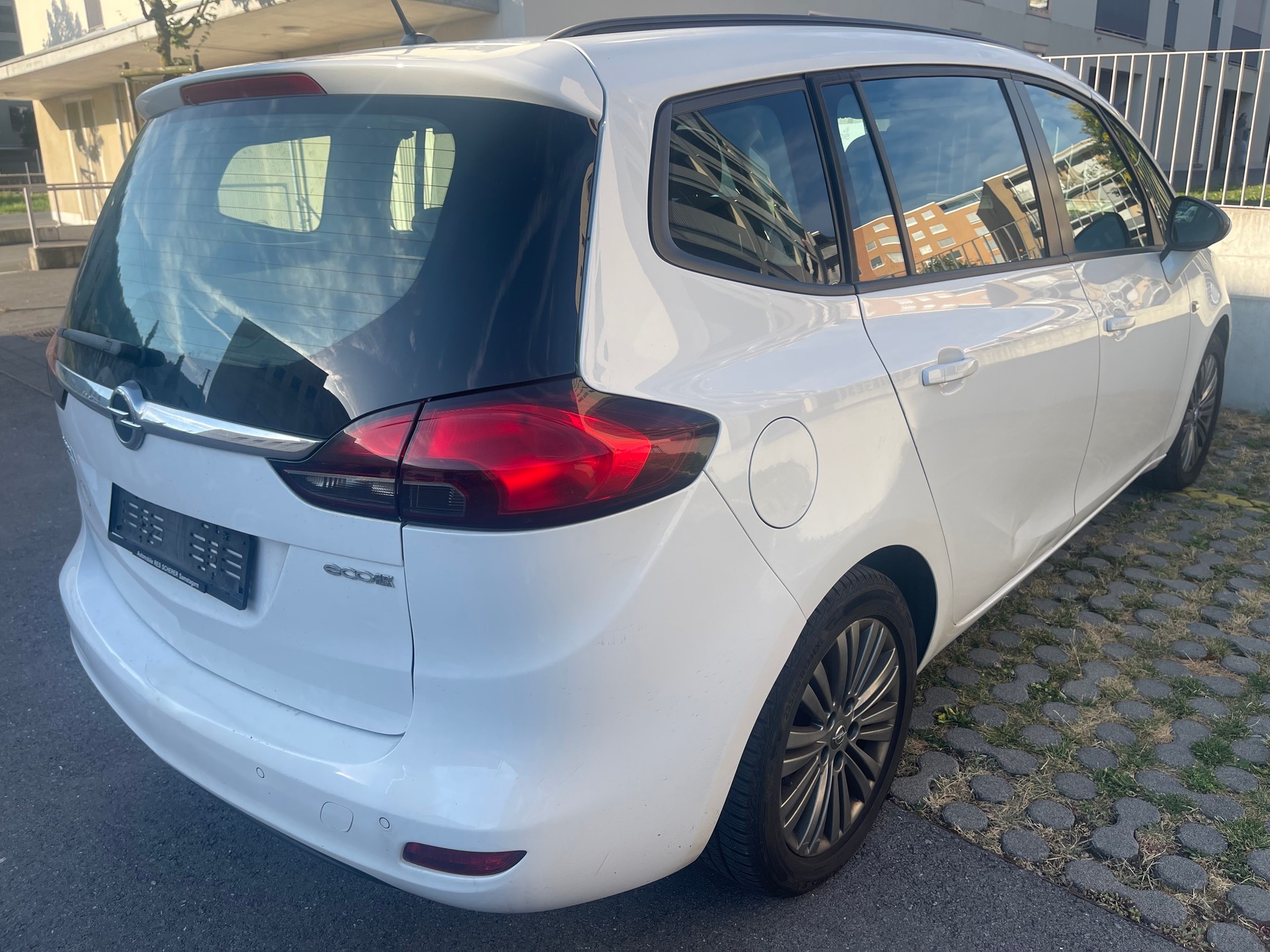 OPEL Zafira Tourer 1.4i 16V Active Edition-image-5