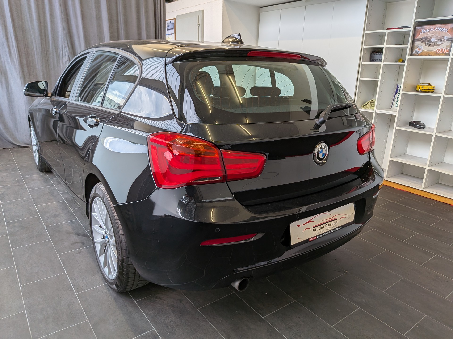 BMW 118i Urban Line Steptronic-image-6