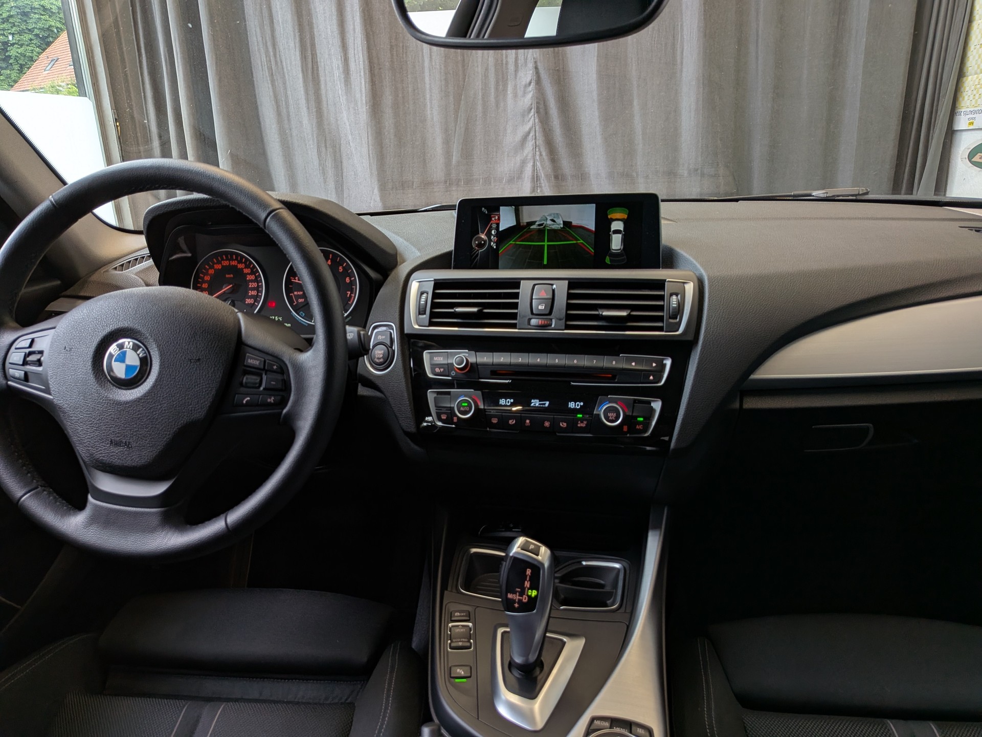 BMW 118i Urban Line Steptronic-image-14